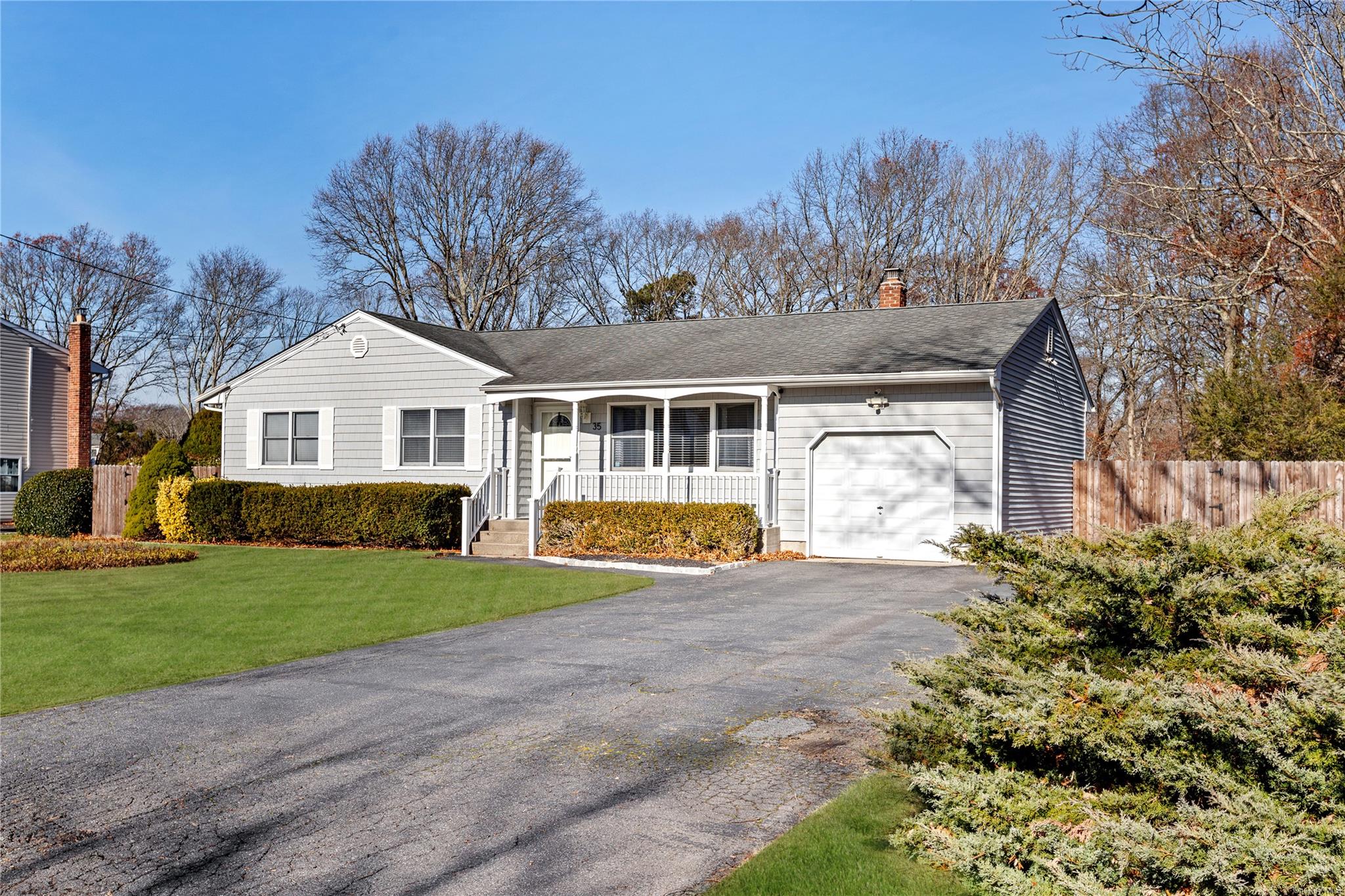 #1 photo, 35 Kilroy Drive, Mastic , NY 11950