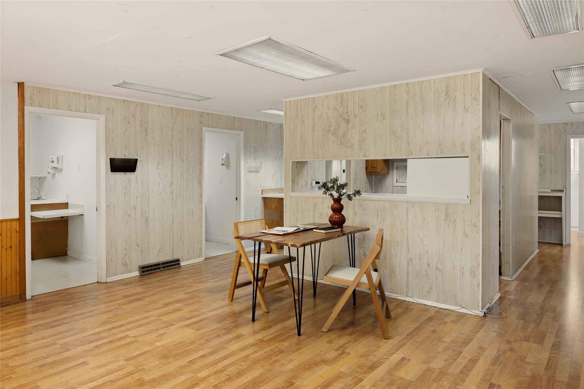 #11 photo, 2400 US-9, Hudson , NY 12534