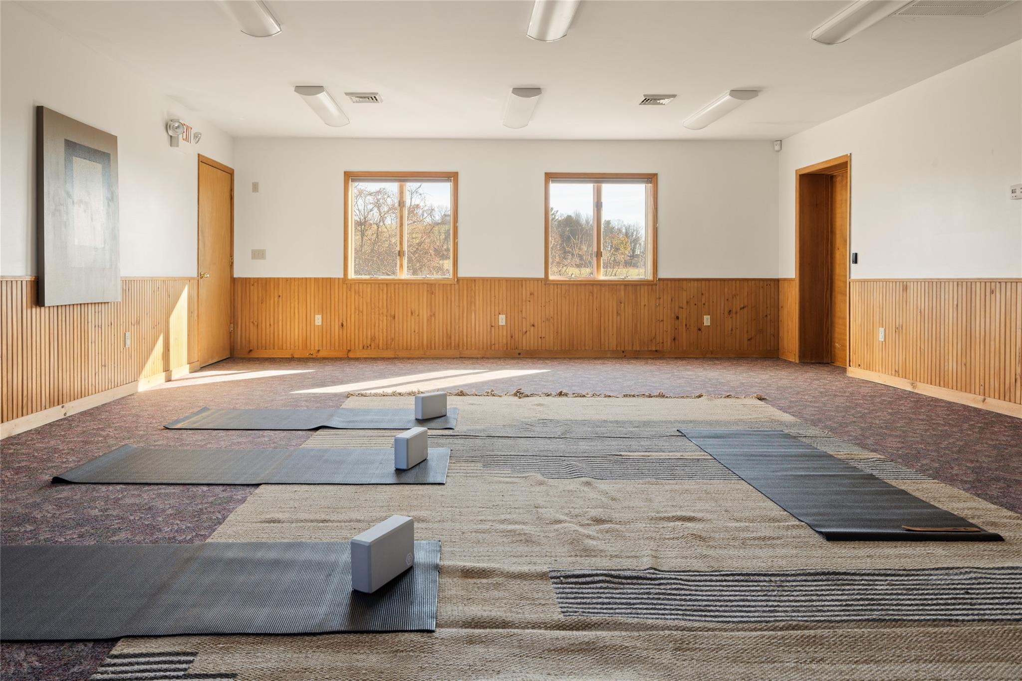 #7 photo, 2400 US-9, Hudson , NY 12534