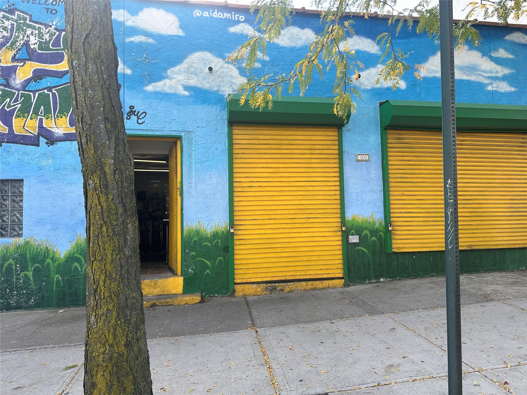 #2 photo, 1316 Oakpoint Avenue, Bronx , NY 10474