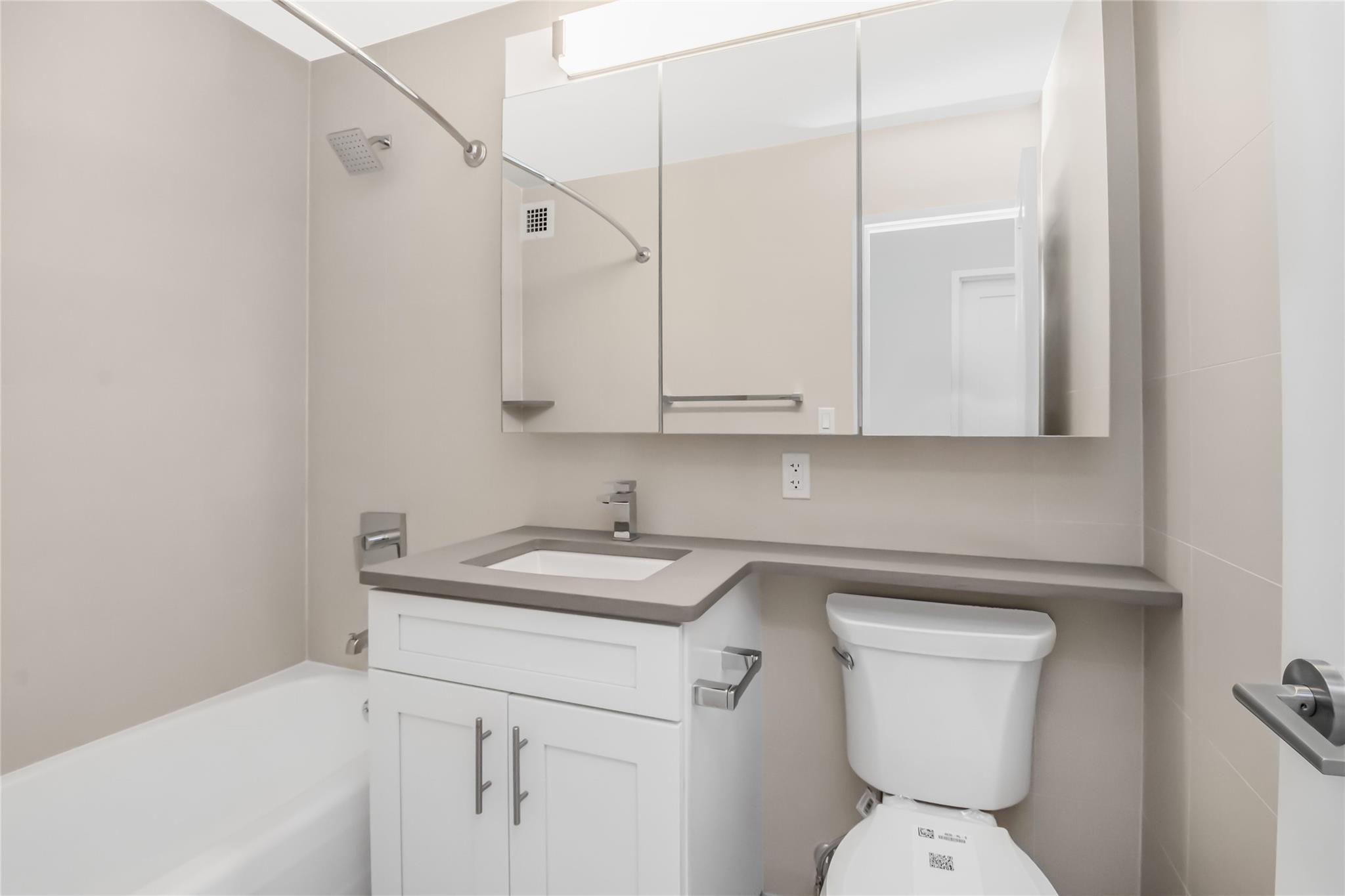 #6 photo, 3333 Henry Hudson Parkway, ブロンクス区 Bronx , NY 10463