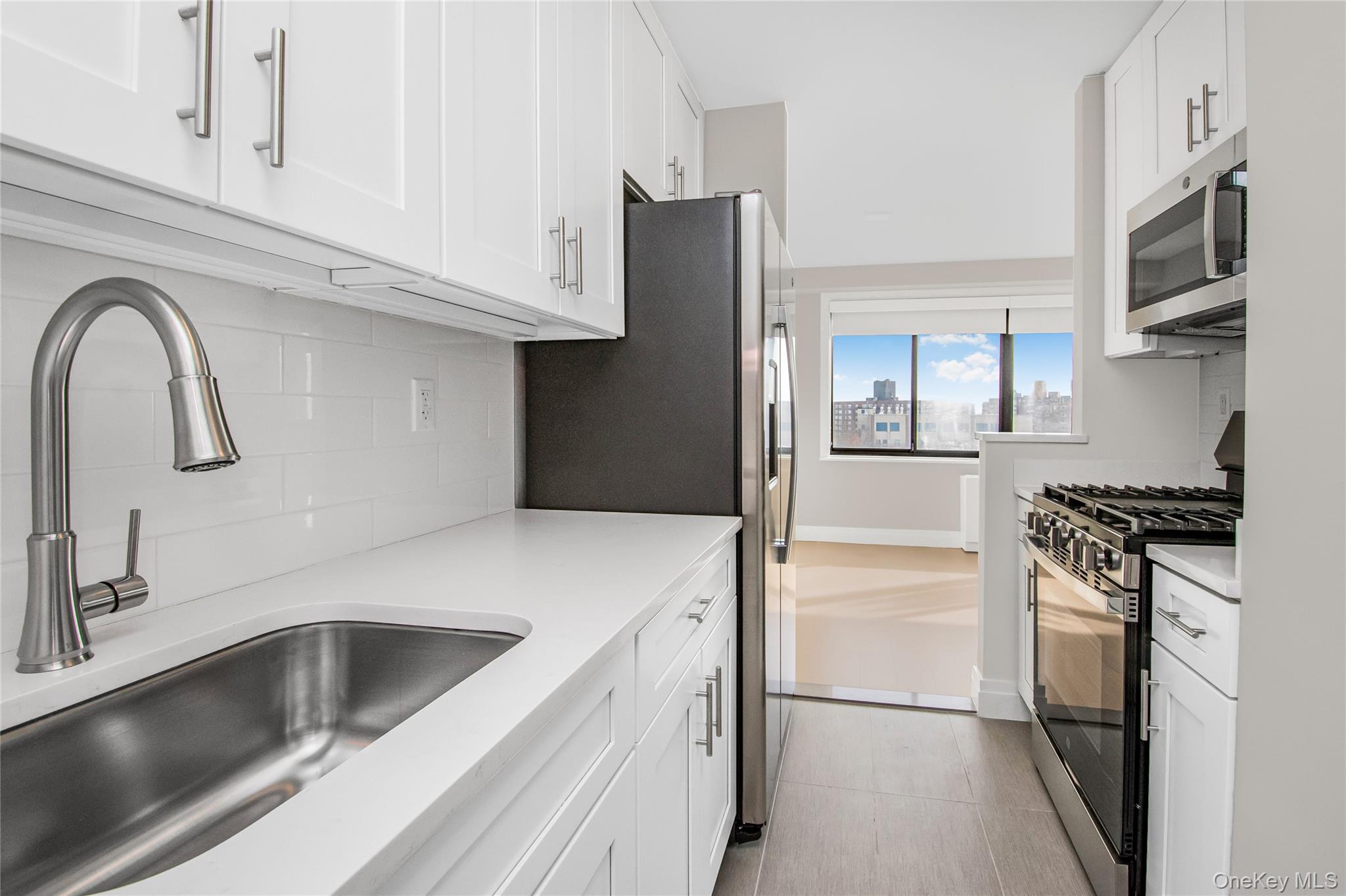 #4 photo, 3671 Hudson Manor Terrace, ブロンクス区 Bronx , NY 10463