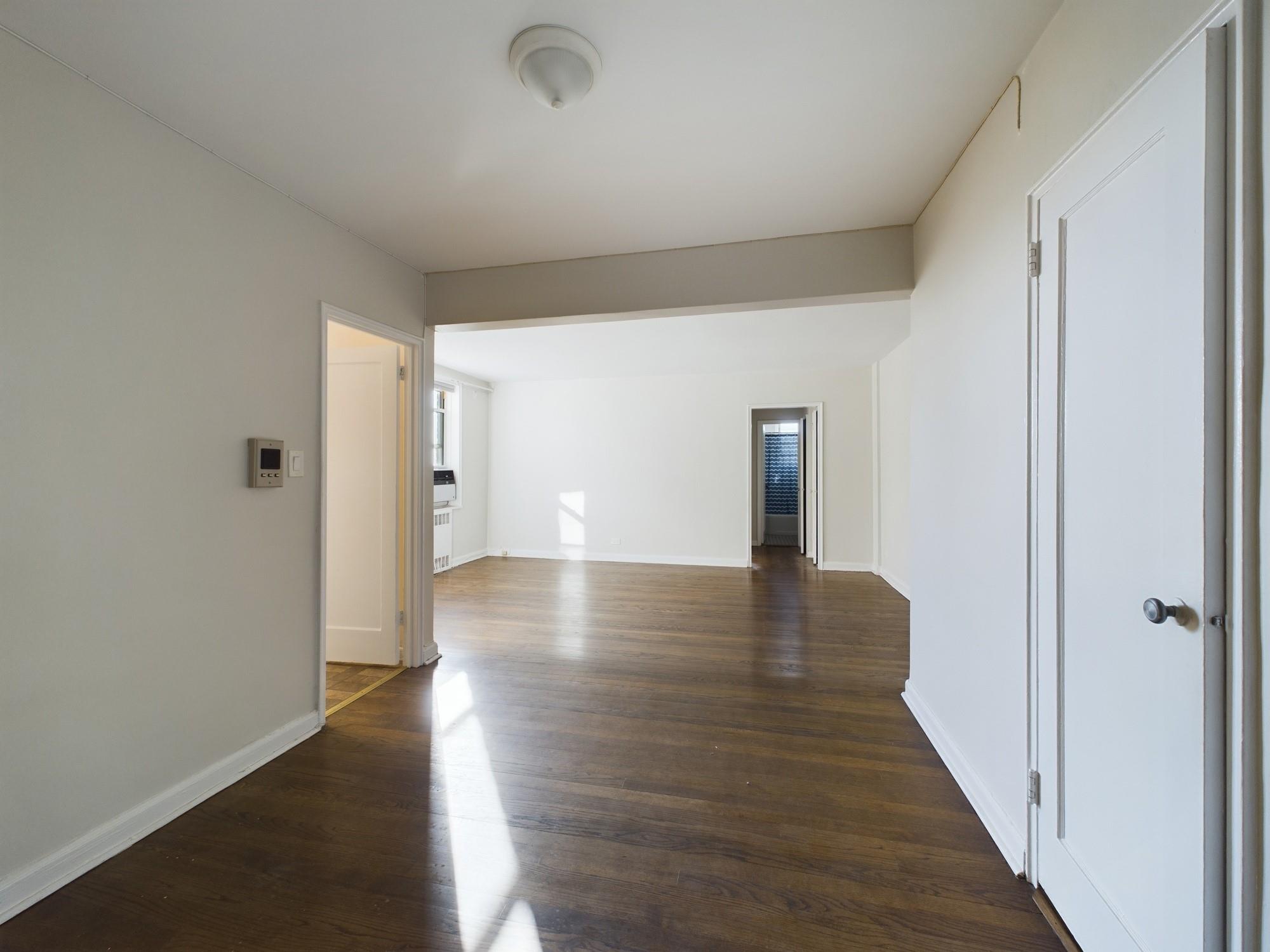 #5 photo, 5639 Netherland Avenue, Bronx , NY 10471