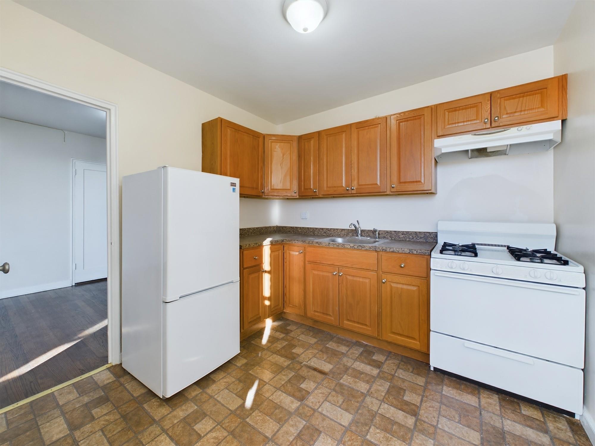 #8 photo, 5639 Netherland Avenue, Bronx , NY 10471