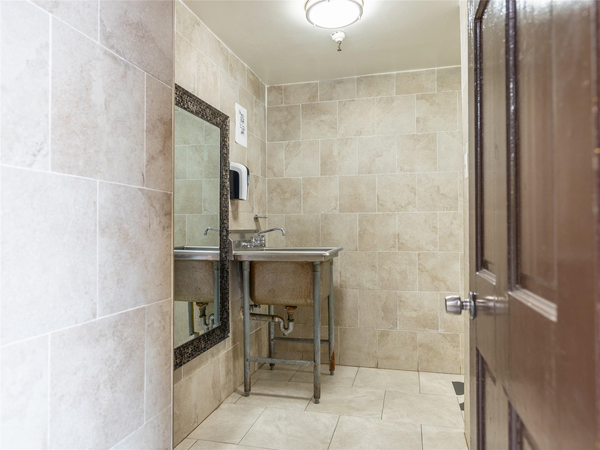 #11 photo, 1761 Carter Avenue, הברונקס Bronx , NY 10457