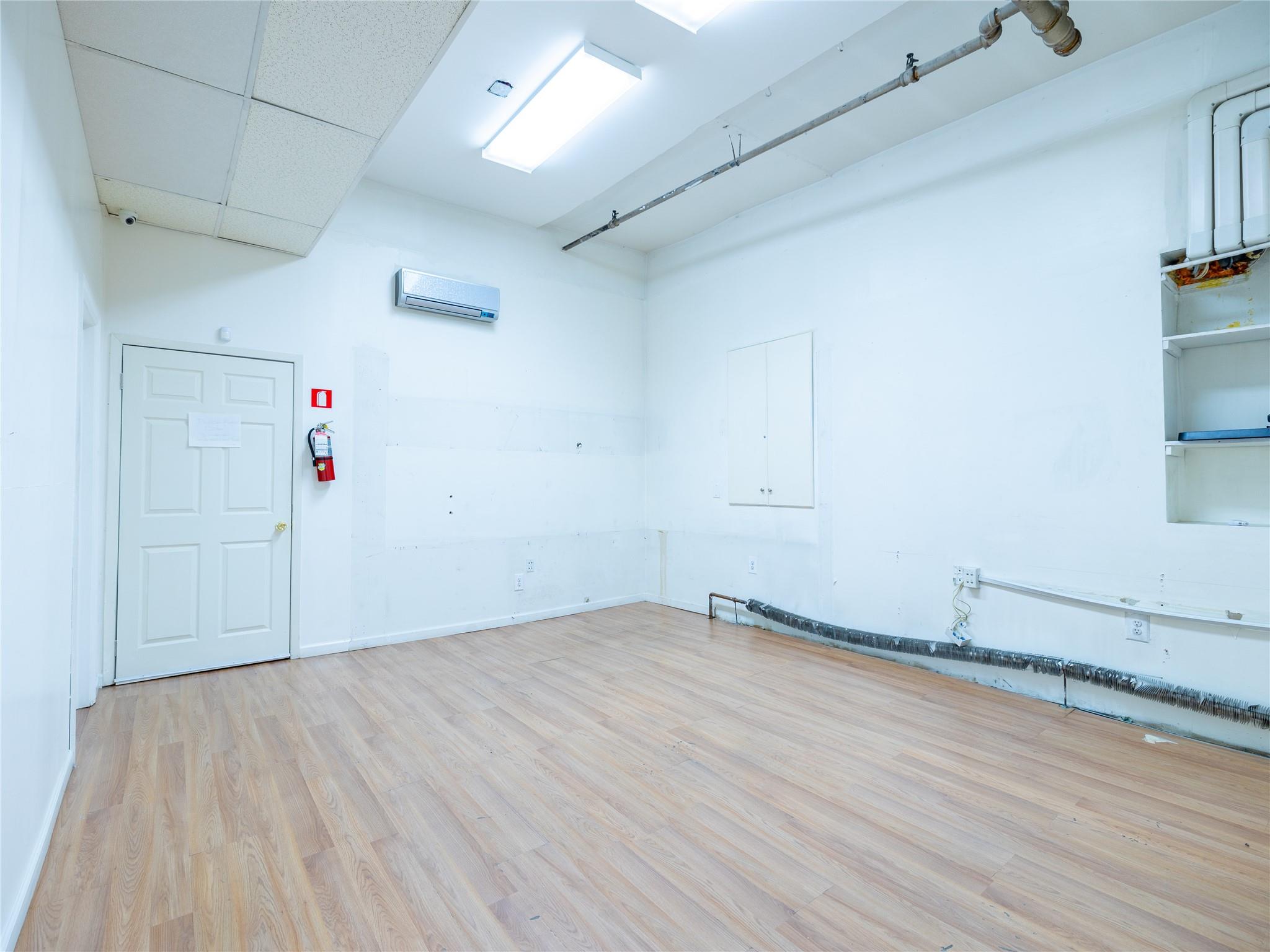 #13 photo, 1761 Carter Avenue, הברונקס Bronx , NY 10457