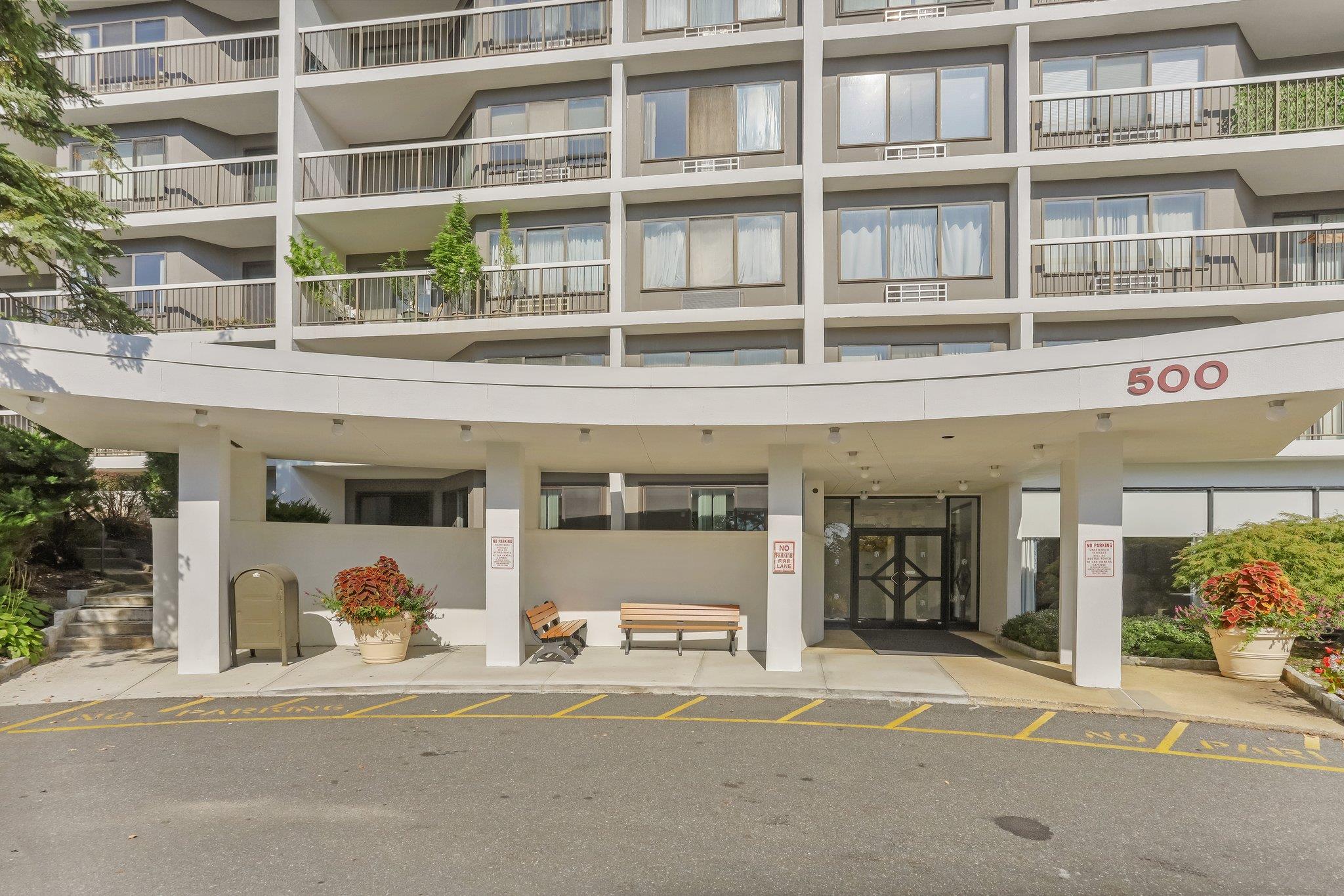 #17 photo, 500 High Point Drive, Hartsdale , NY 10530