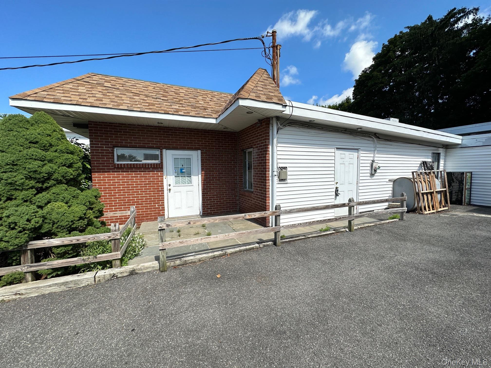 #2 photo, 199 Marble Avenue, Pleasantville , NY 10570