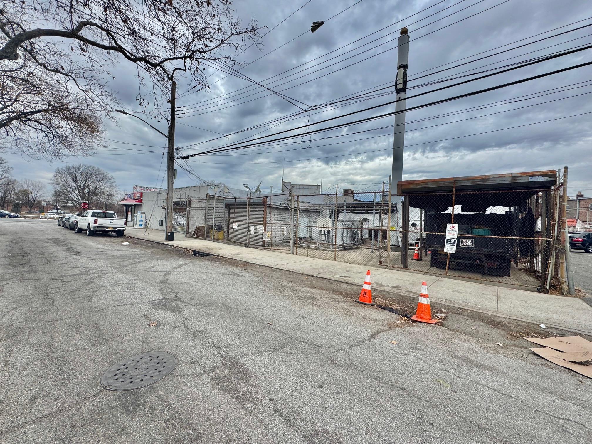 #2 photo, 230-02 Conduit Avenue, クイーンズ区 Springfield Gardens , NY 11413