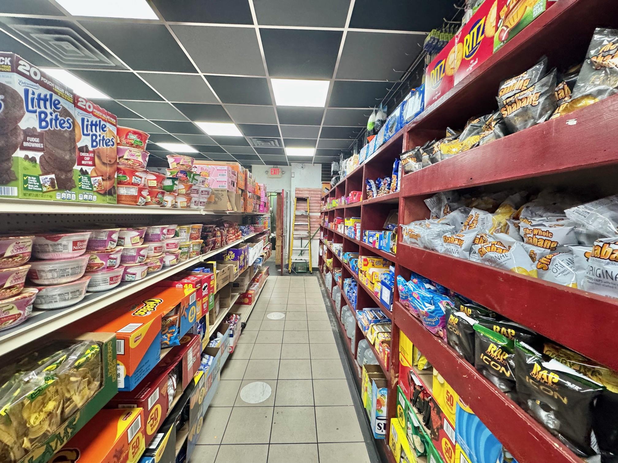 #5 photo, 230-02 Conduit Avenue, クイーンズ区 Springfield Gardens , NY 11413