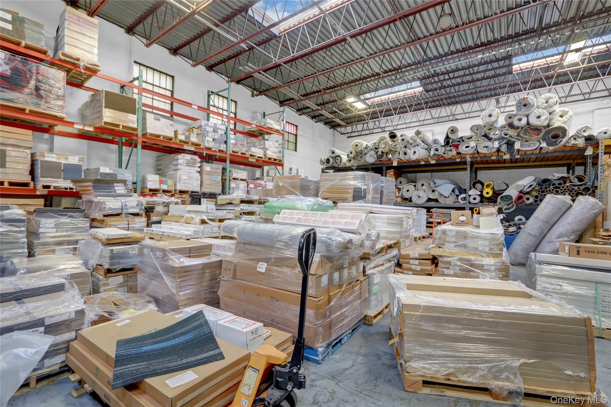 #14 photo, 665 Commercial Avenue, ナッソー郡 Garden City , NY 11530