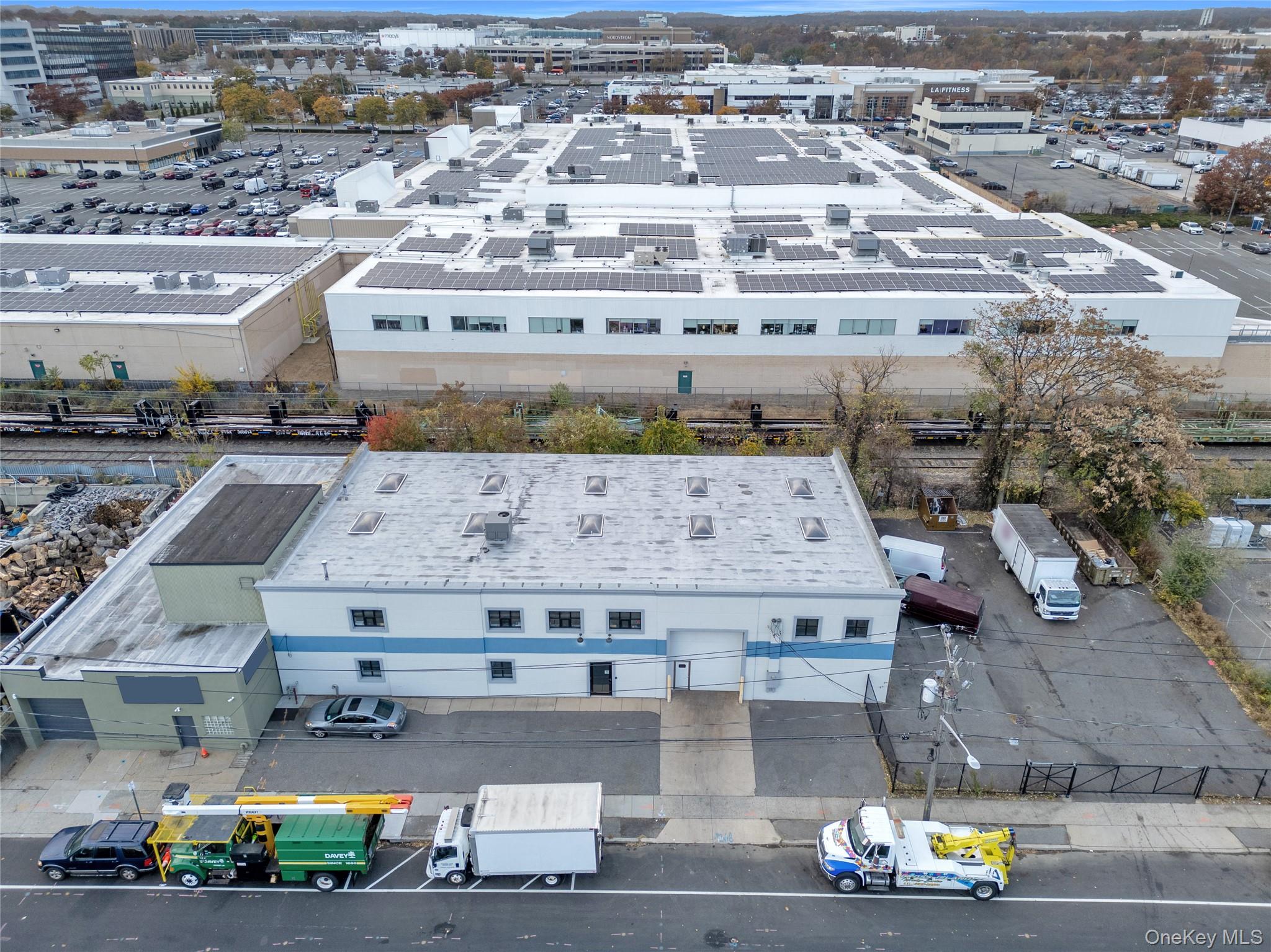 #2 photo, 665 Commercial Avenue, ナッソー郡 Garden City , NY 11530