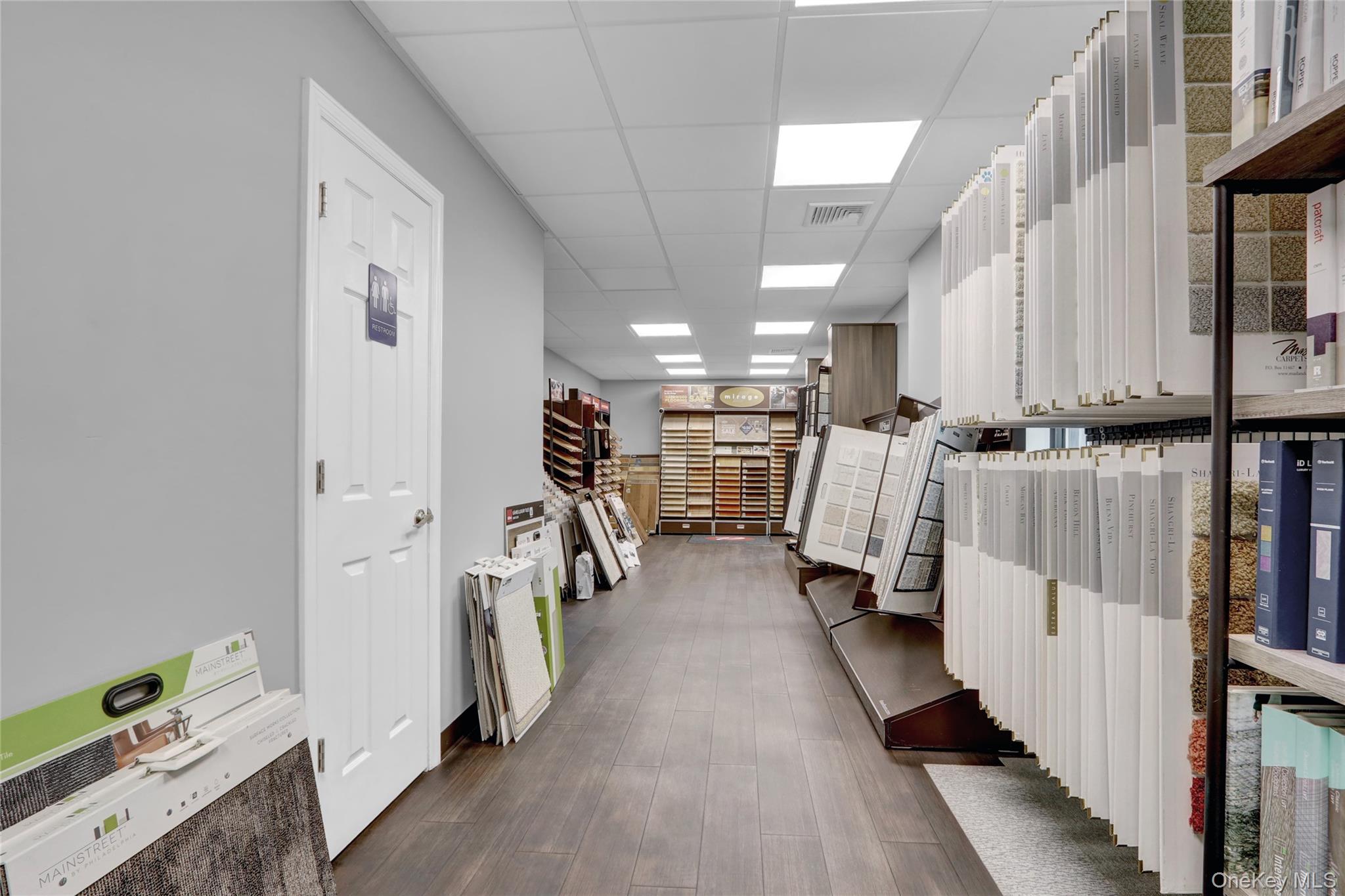 #4 photo, 665 Commercial Avenue, ナッソー郡 Garden City , NY 11530