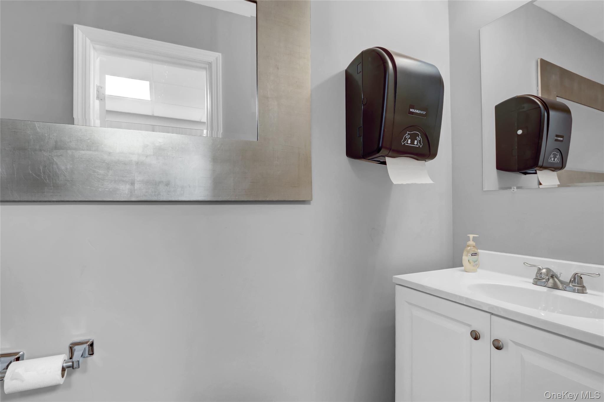 #6 photo, 665 Commercial Avenue, ナッソー郡 Garden City , NY 11530