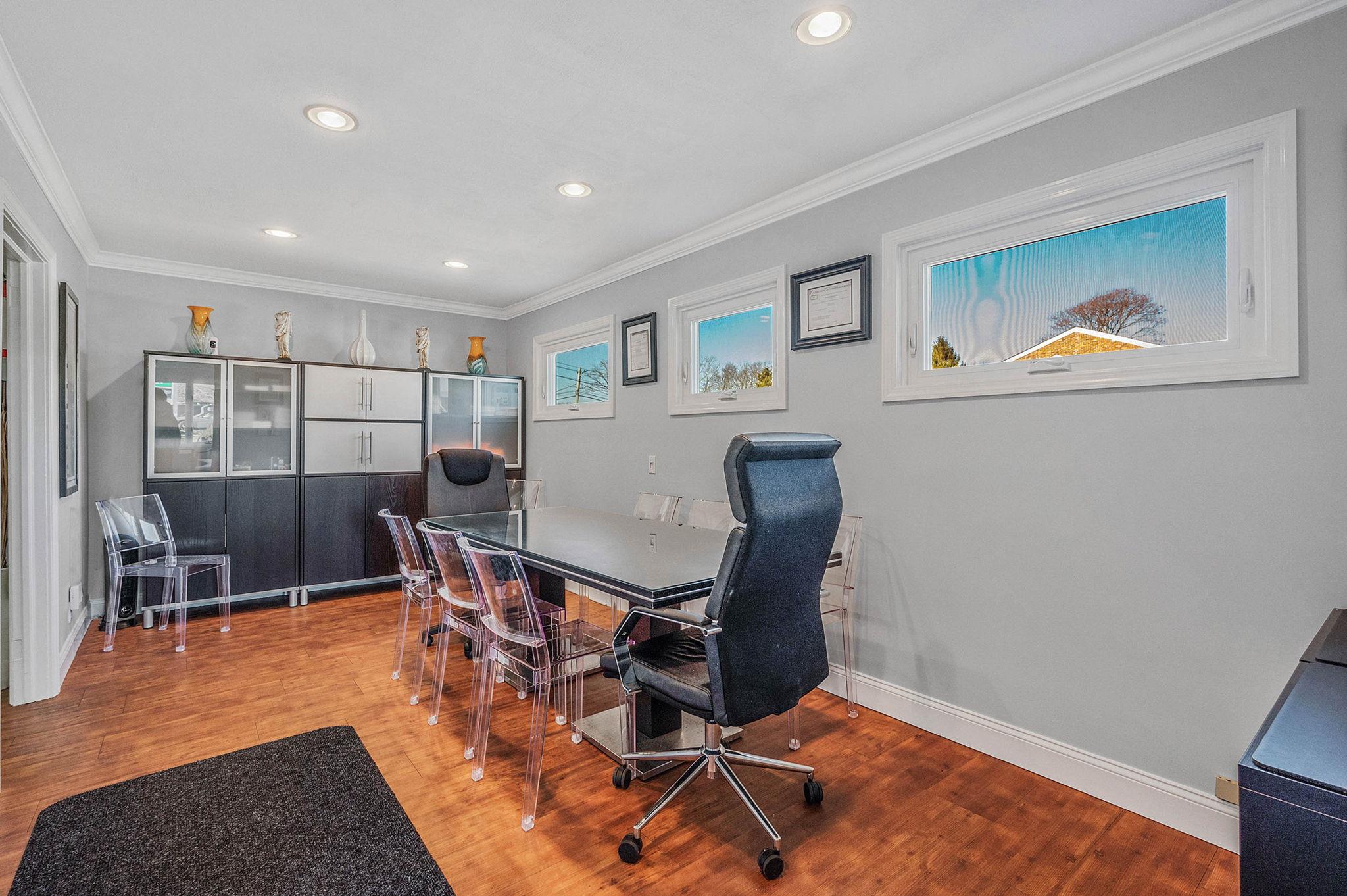 #17 photo, 280 W.Main Street, サフォーク郡 Sayville , NY 11782