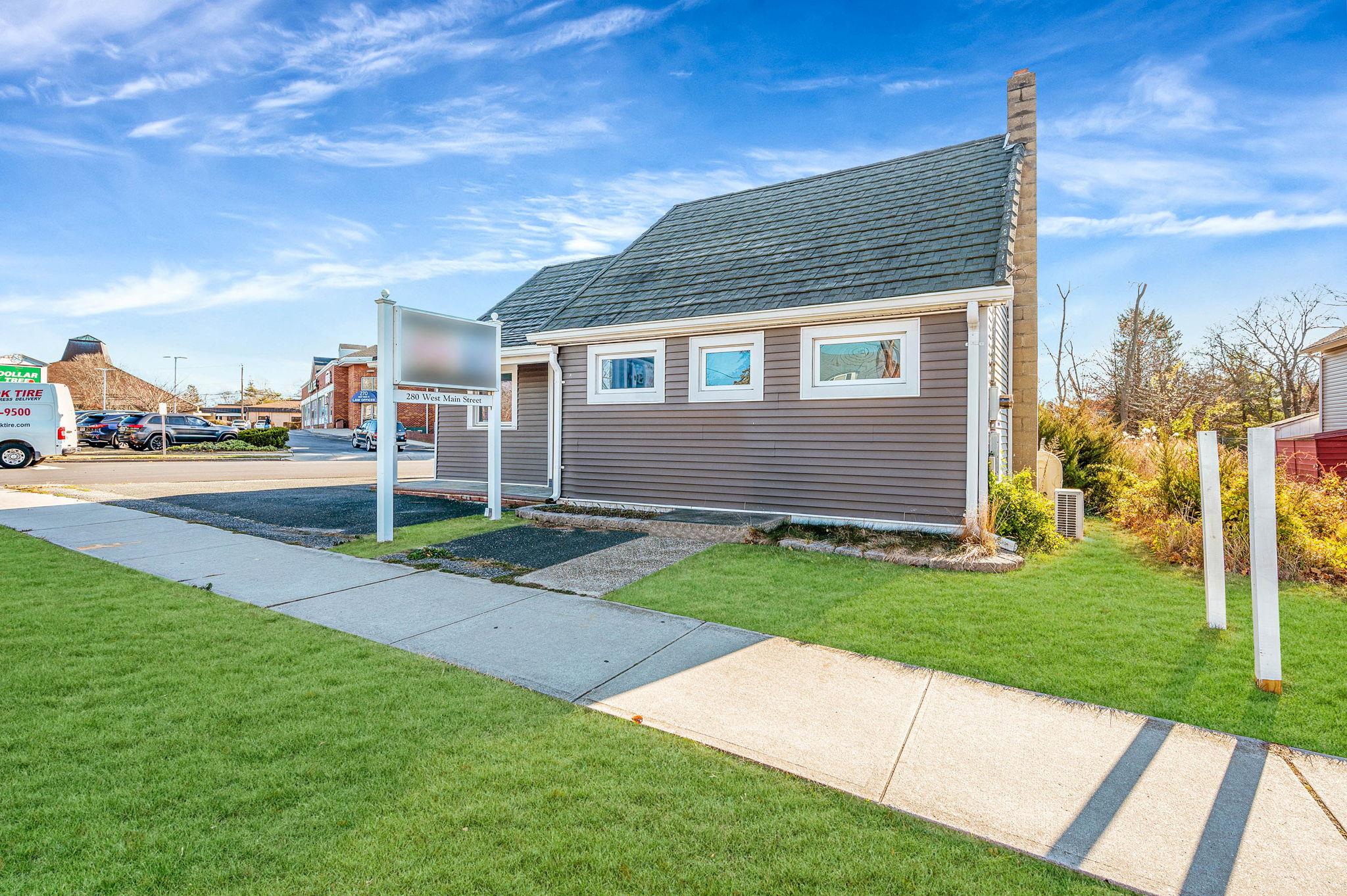 #9 photo, 280 W.Main Street, サフォーク郡 Sayville , NY 11782