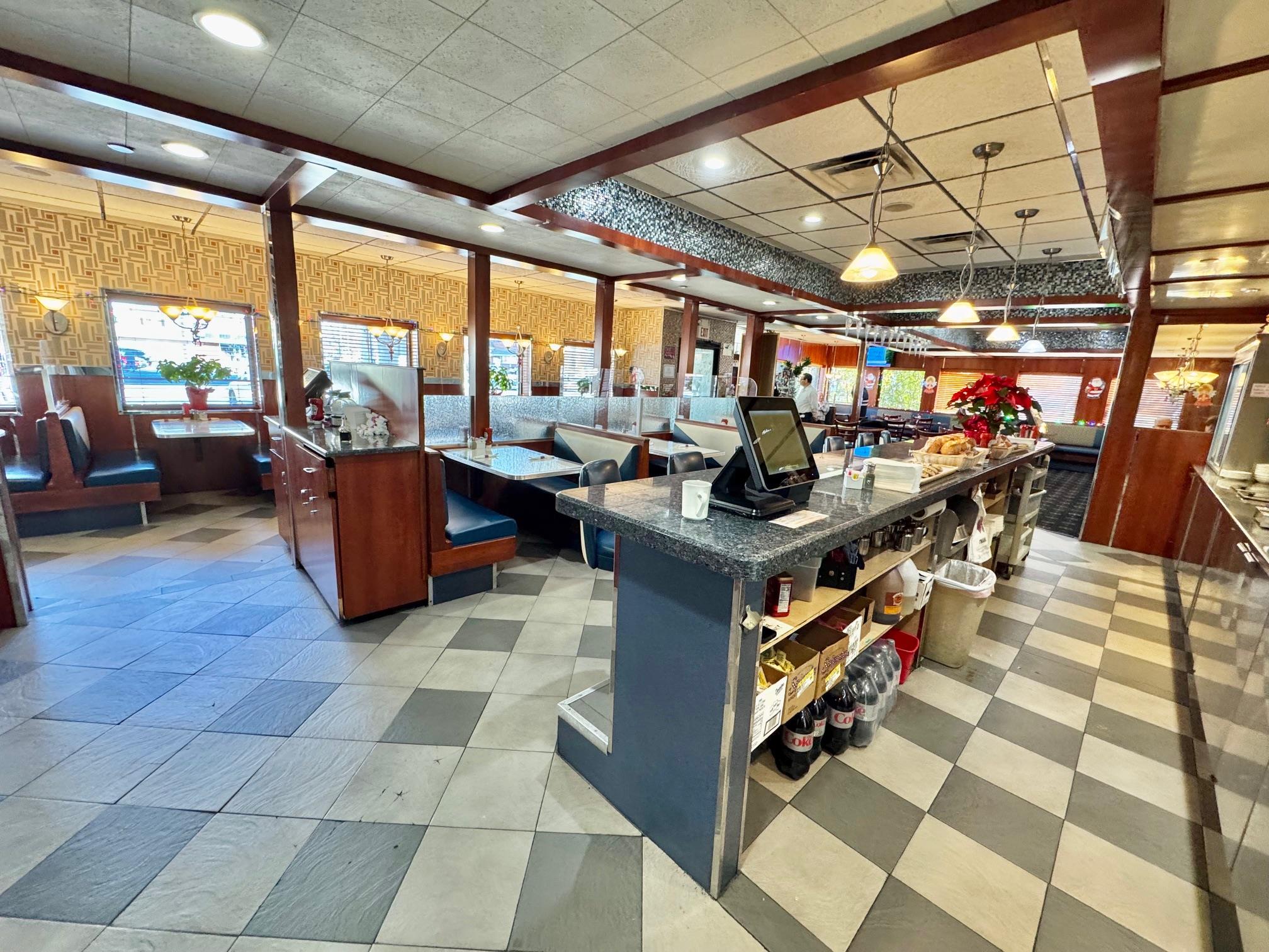 #10 photo, 232-236 Broadway, サフォーク郡 Amityville , NY 11701