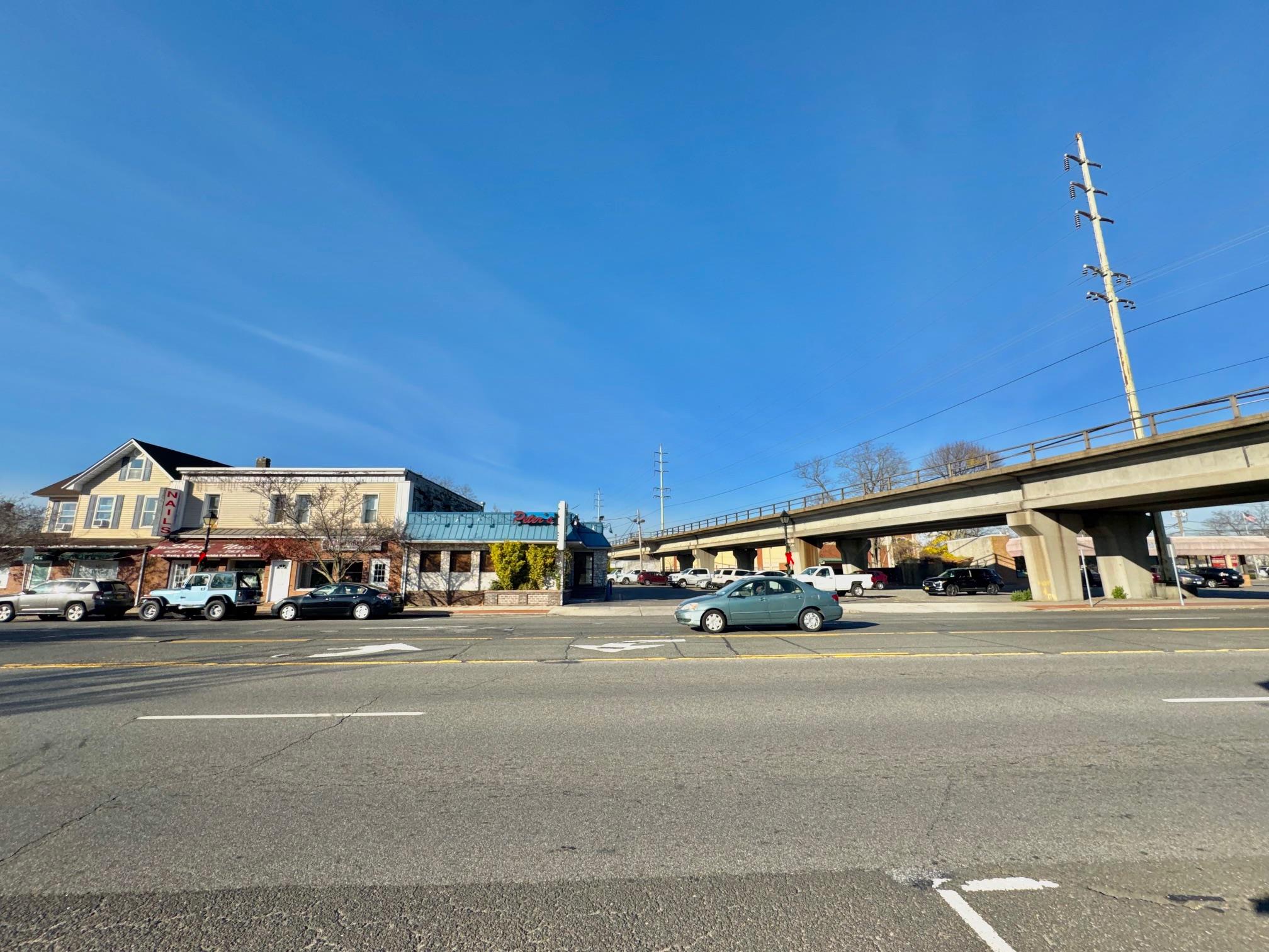 #5 photo, 232-236 Broadway, サフォーク郡 Amityville , NY 11701