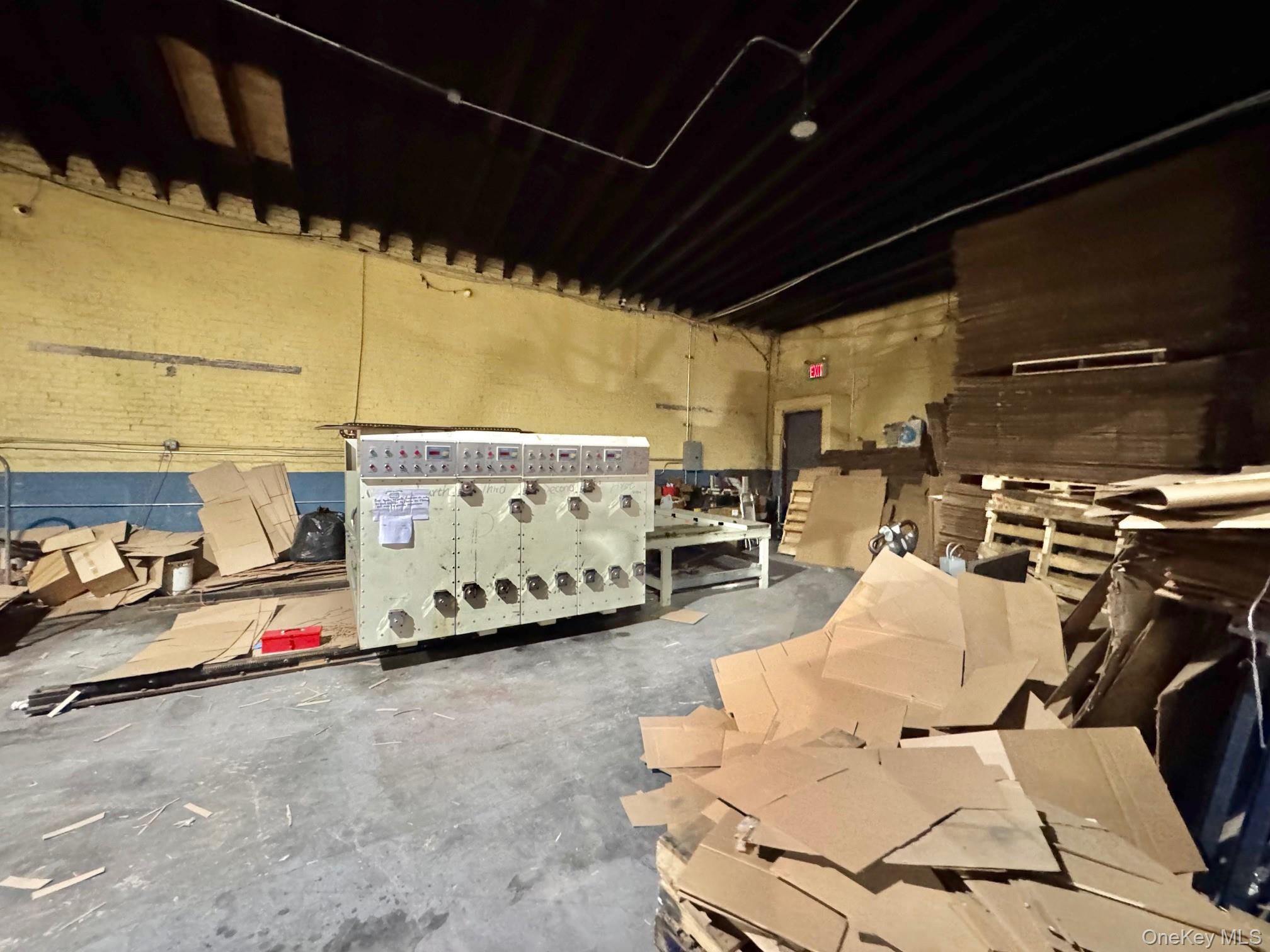 #13 photo, 415 E 167th Street, ブロンクス区 Bronx , NY 10456