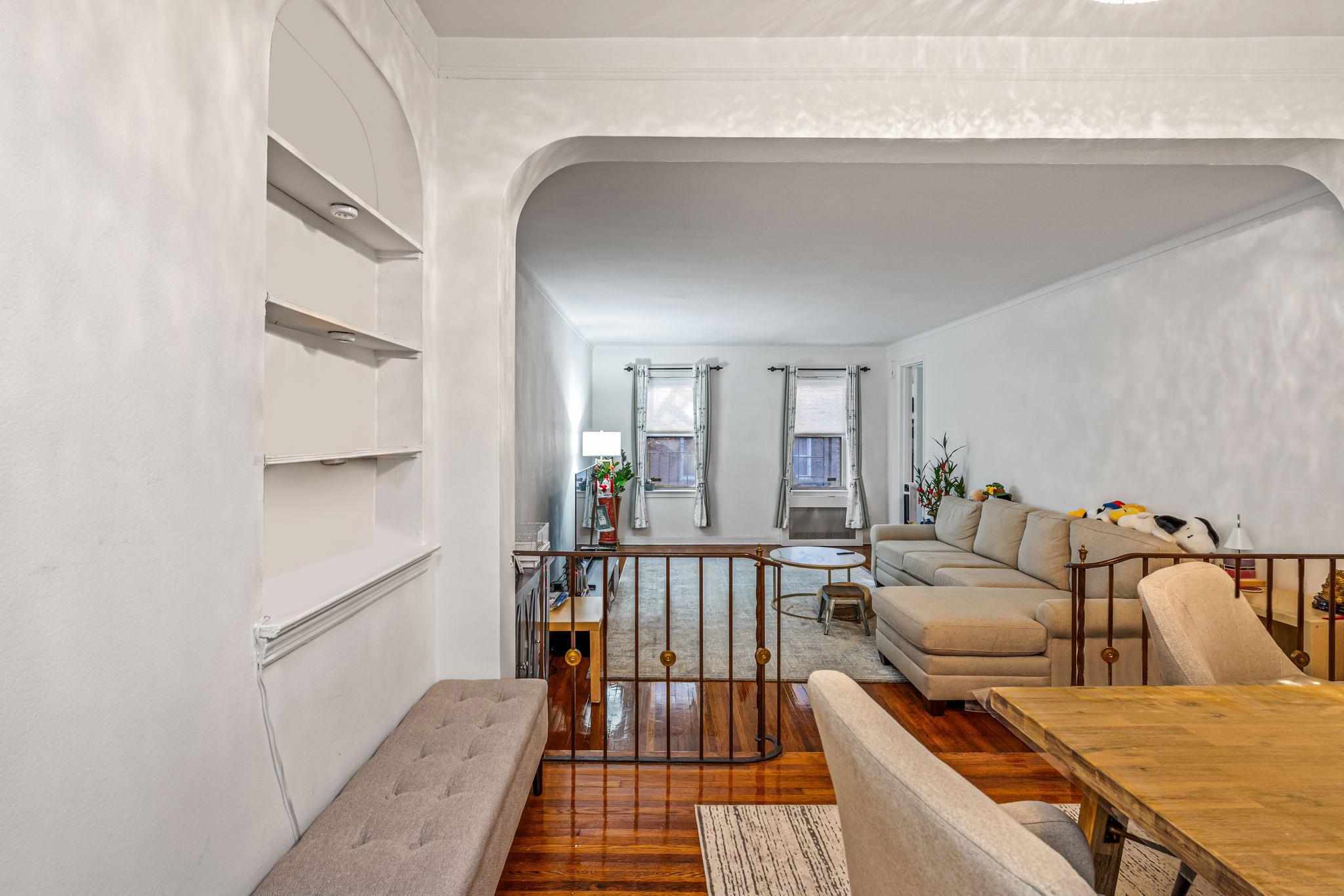 #9 photo, 110-35 72nd Rd, クイーンズ区 Forest Hills , NY 11375