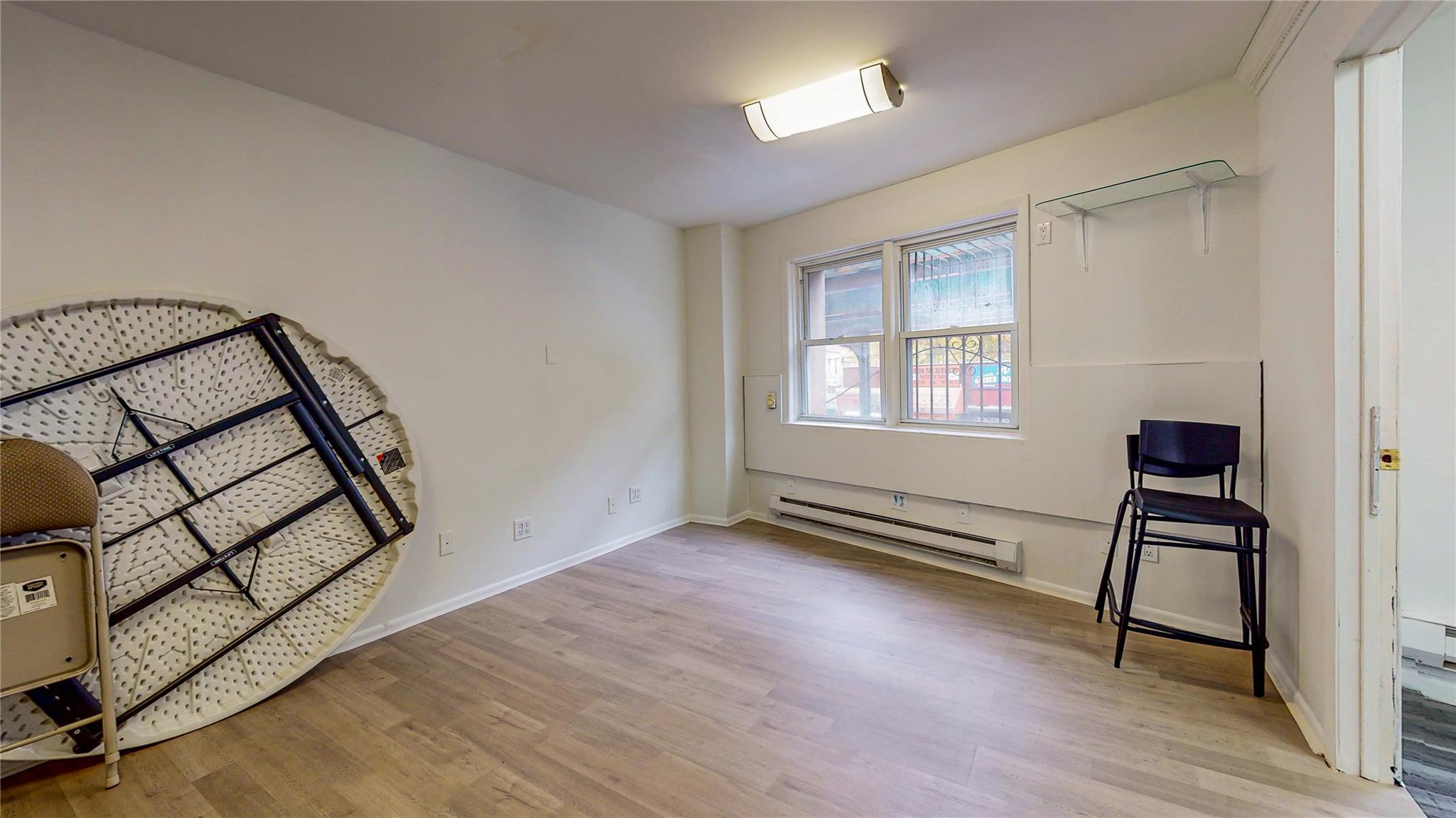 #7 photo, 97-18 Roosevelt Avenue, クイーンズ区 Corona , NY 11368