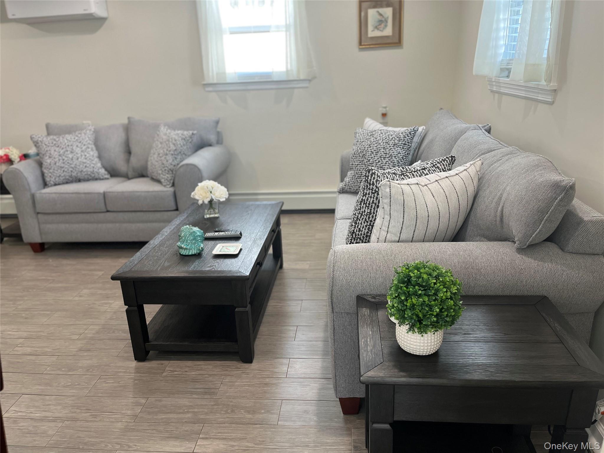 #3 photo, 321 W Walnut Street, ナッソー郡 Long Beach , NY 11561