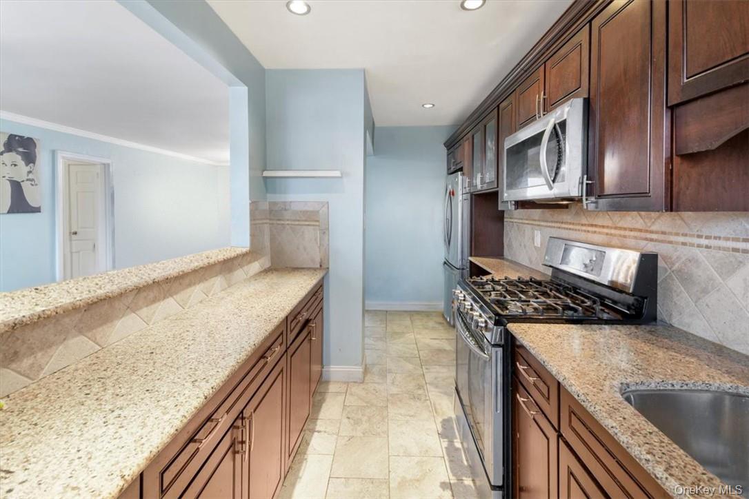 #9 photo, 2 Soundview Avenue, White Plains , NY 10606