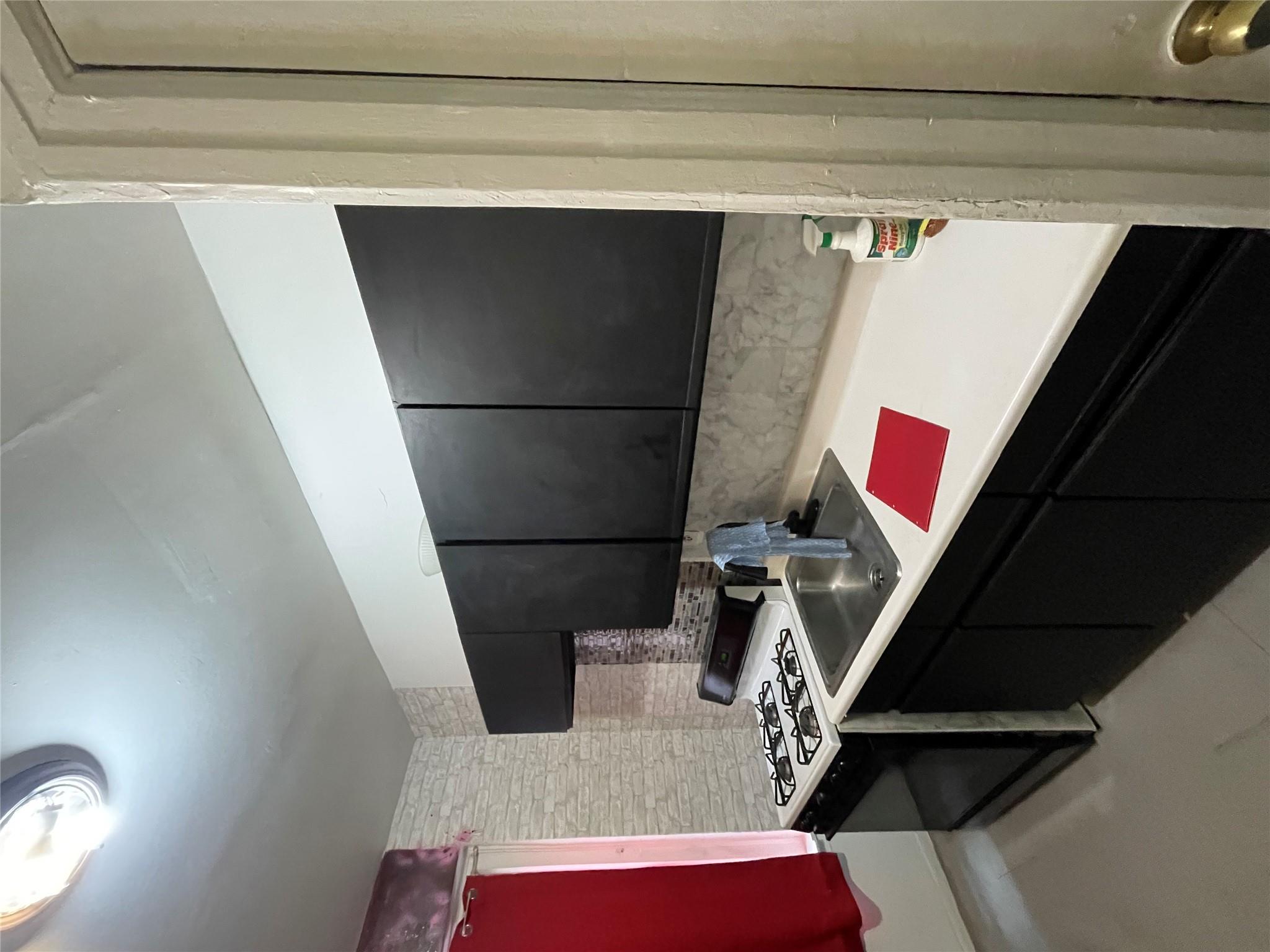 #7 photo, 2199 Holland Avenue, Bronx , NY 10462