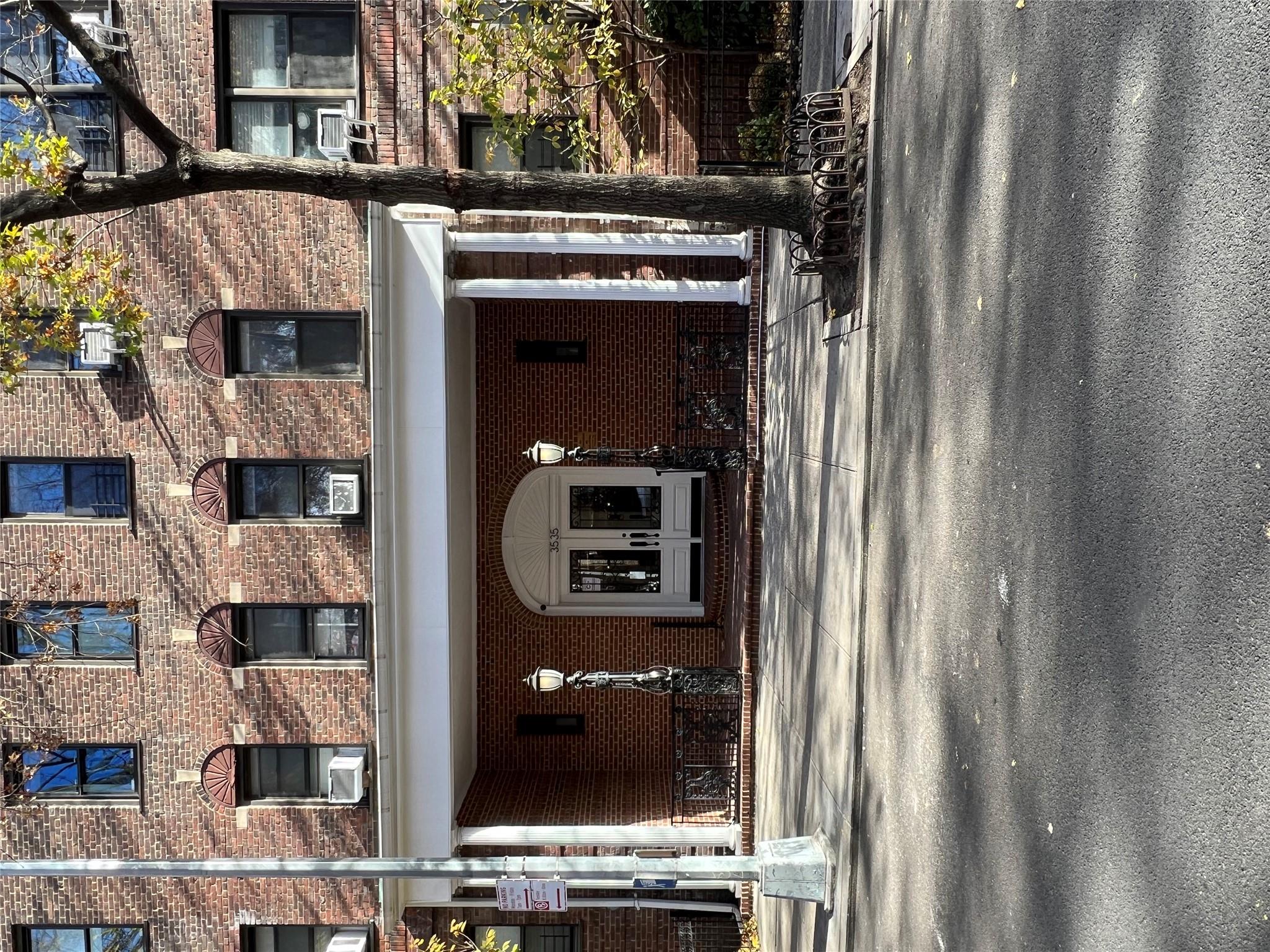 #10 photo, 35-35 75th Street       Apartment 127 Street, クイーンズ区 Jackson Heights , NY 11372