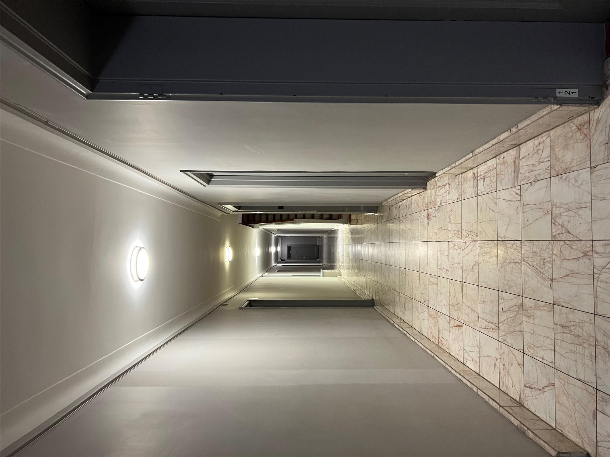 #15 photo, 35-35 75th Street       Apartment 127 Street, クイーンズ区 Jackson Heights , NY 11372