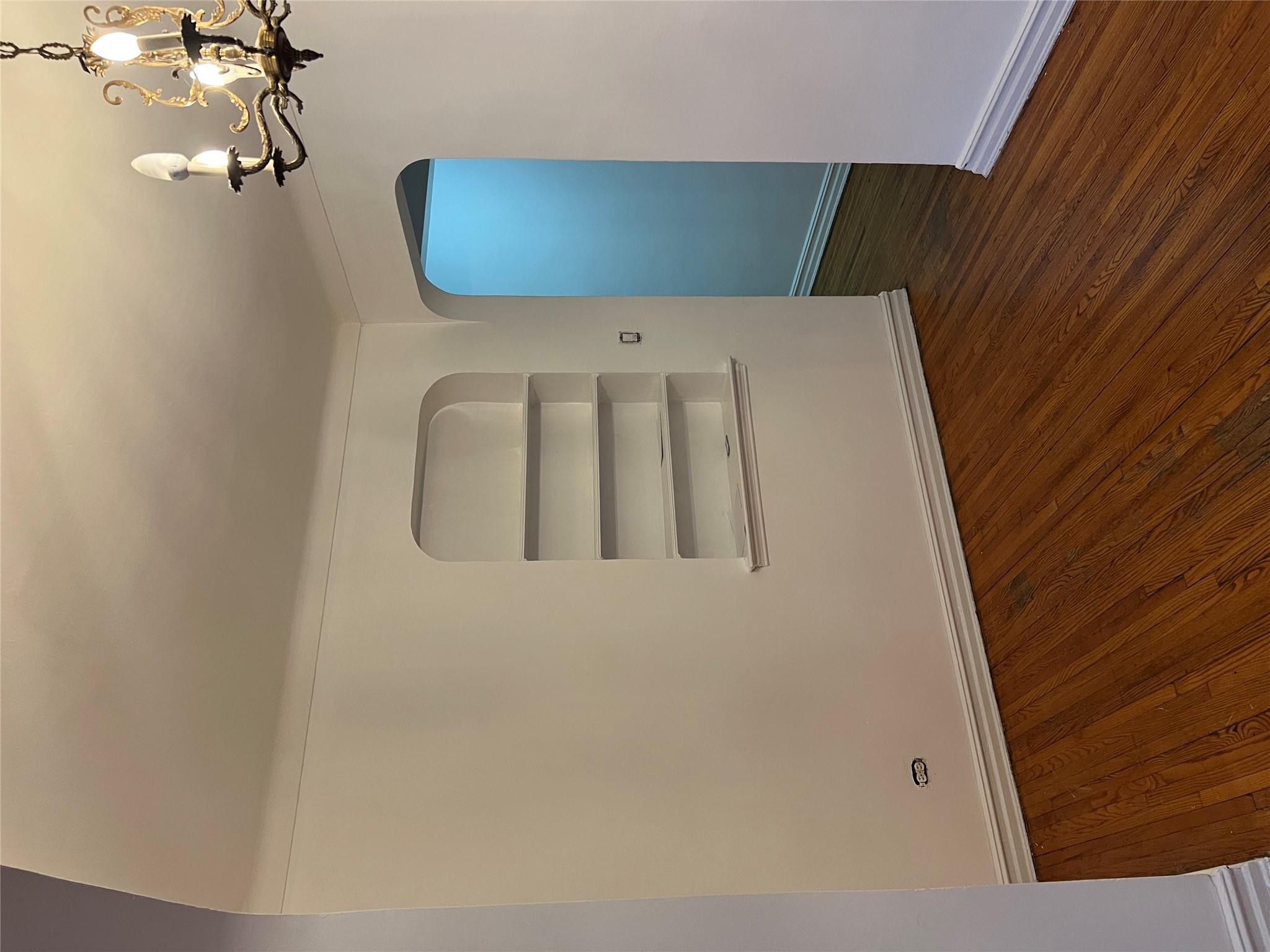 #19 photo, 35-35 75th Street       Apartment 127 Street, クイーンズ区 Jackson Heights , NY 11372