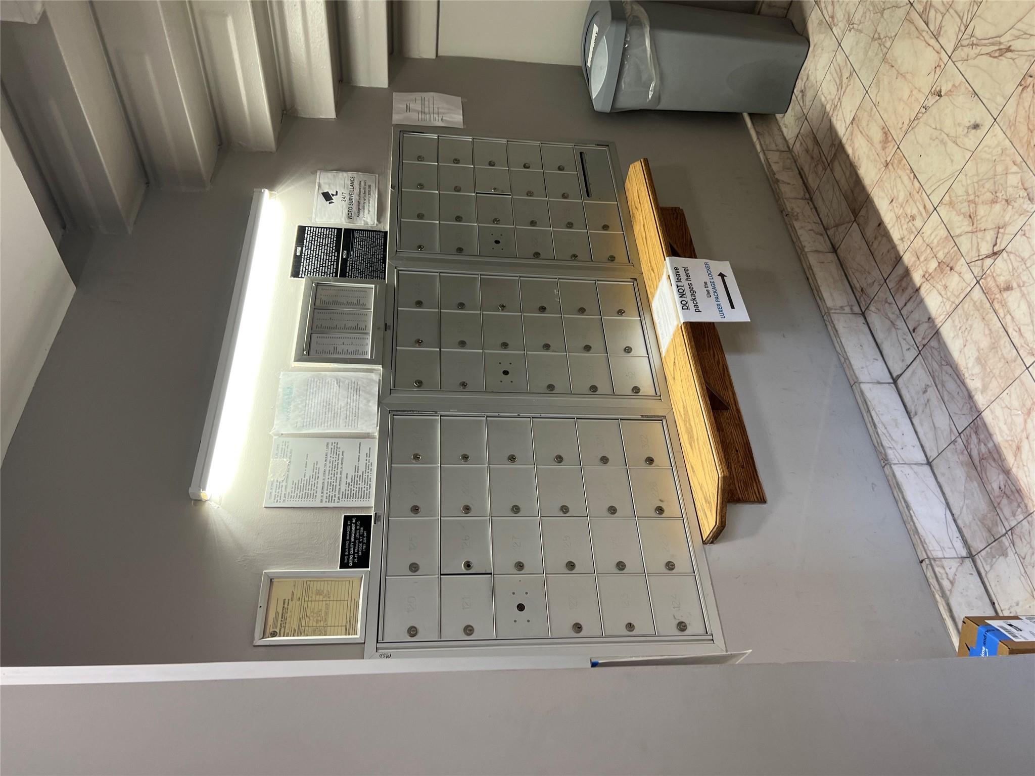 #2 photo, 35-35 75th Street       Apartment 127 Street, クイーンズ区 Jackson Heights , NY 11372