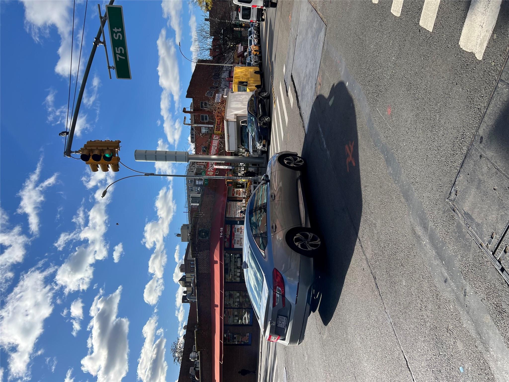 #6 photo, 35-35 75th Street       Apartment 127 Street, クイーンズ区 Jackson Heights , NY 11372