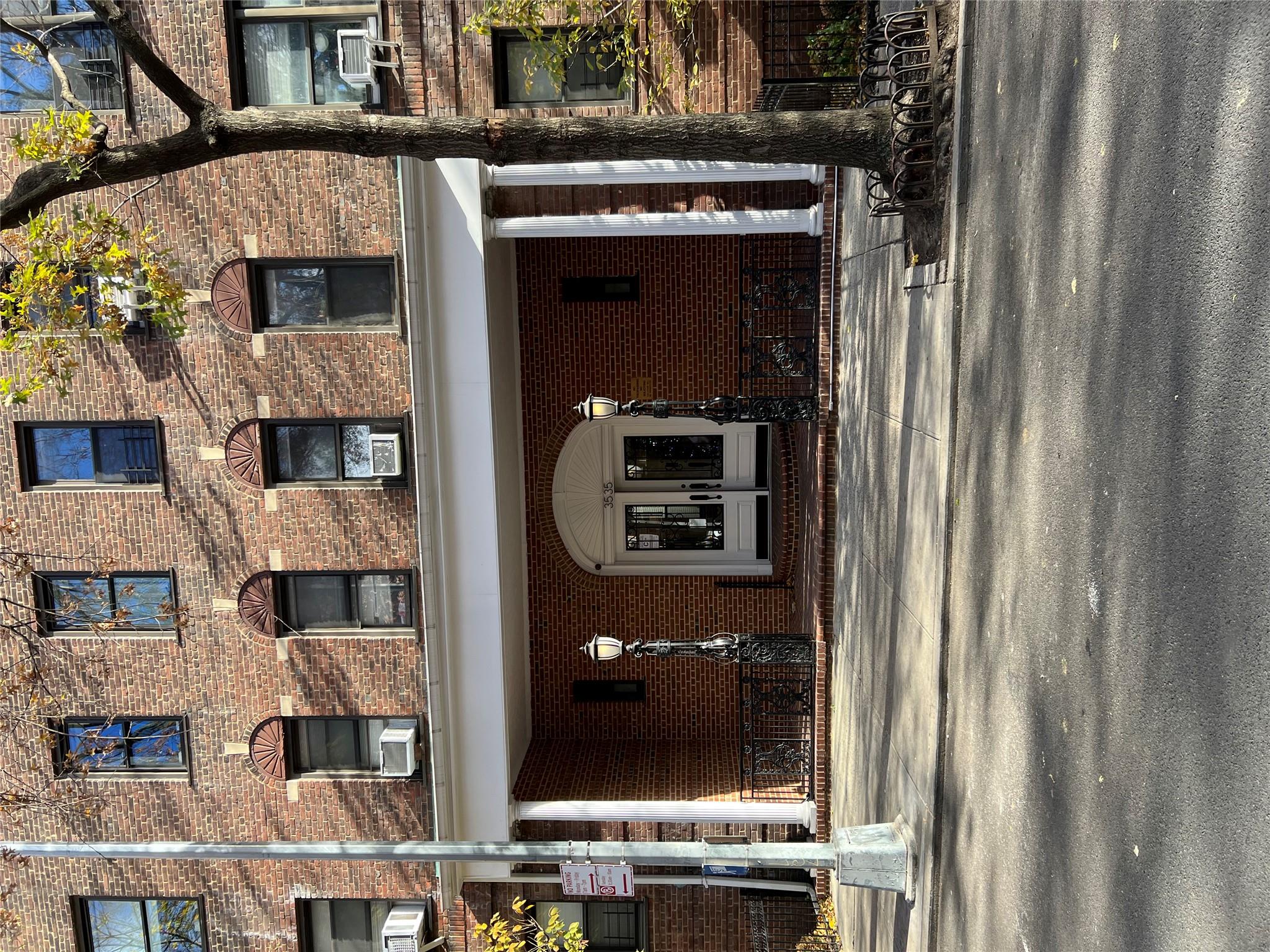 #7 photo, 35-35 75th Street       Apartment 127 Street, クイーンズ区 Jackson Heights , NY 11372