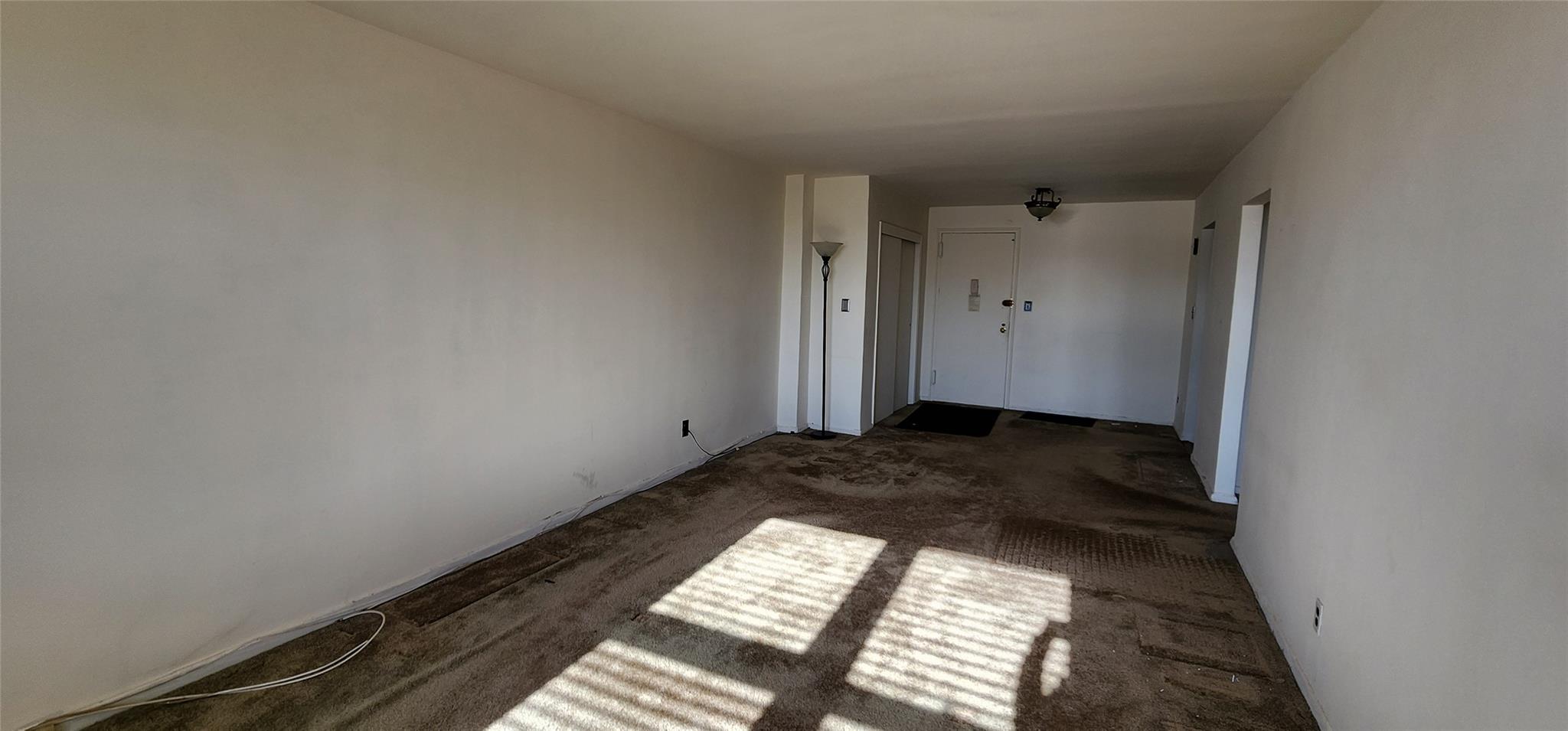 #7 photo, 54-44 Little Neck Pkwy, Little Neck , NY 11362