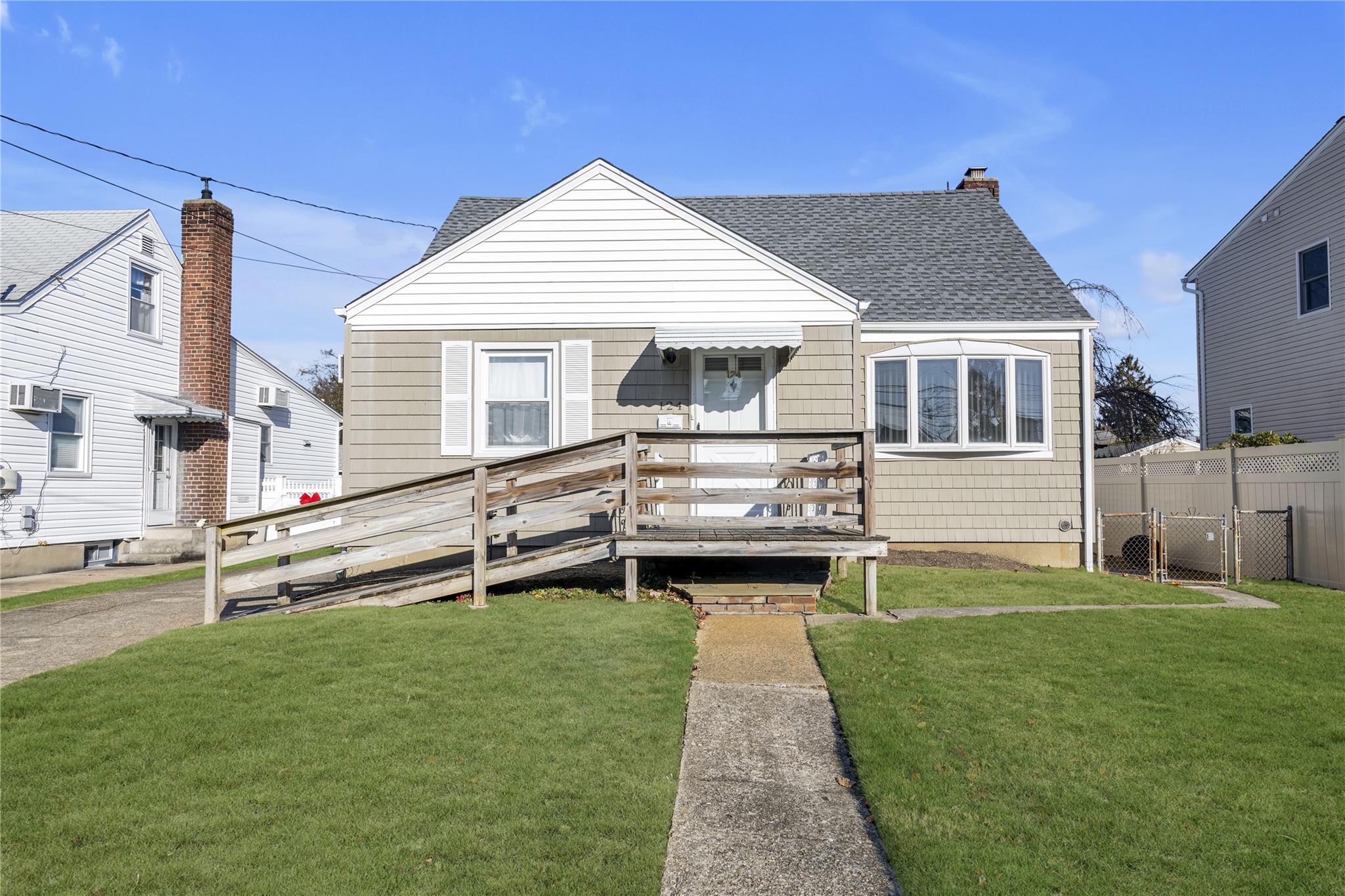 #1 photo, 124 McKinley Avenue, Bellmore , NY 11710