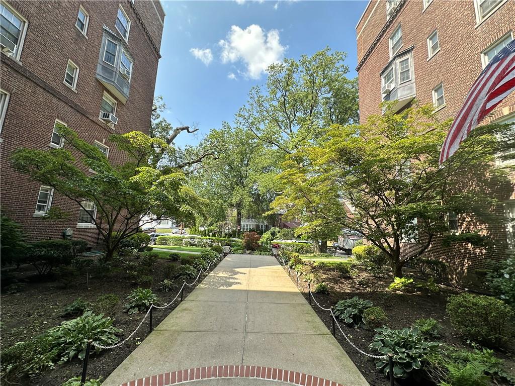 #8 photo, 17506 Devonshire Boulevard, Куинс ‖ Jamaica Hills , NY 11432