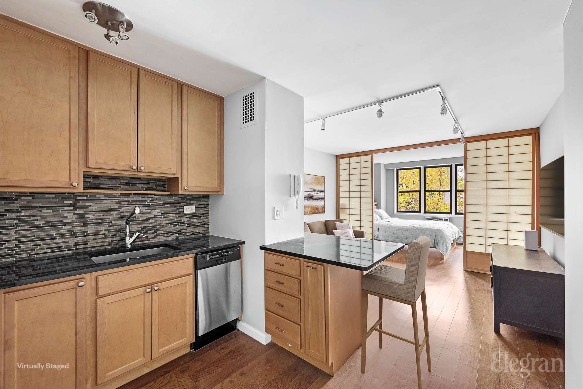 #4 photo, 145 E 15th Street, マンハッタン Gramercy Park , NY 10003