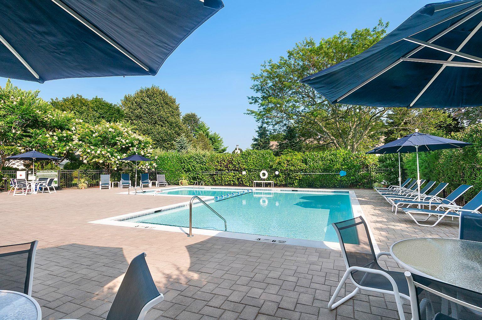 #18 photo, 520 Hampton, サフォーク郡 Southampton , NY 11968