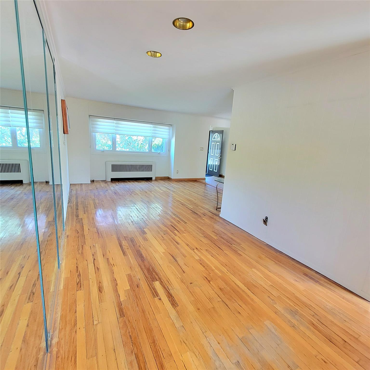 #16 photo, 3914 Jerusalem Avenue, Seaford , NY 11783