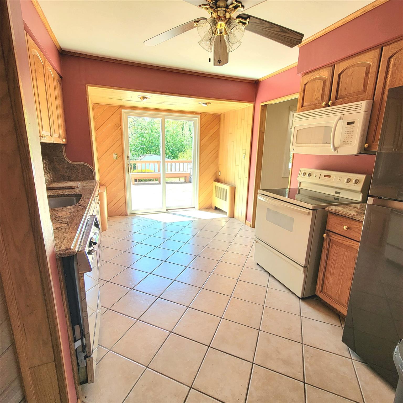 #4 photo, 3914 Jerusalem Avenue, Seaford , NY 11783