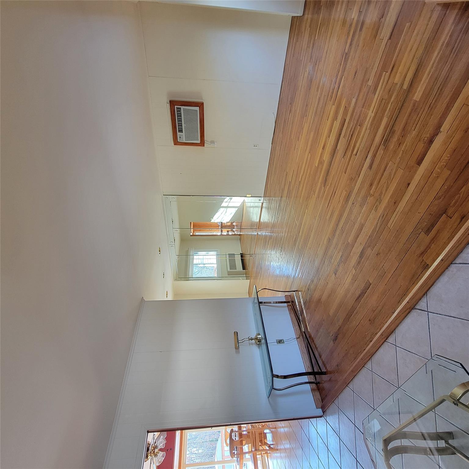 #7 photo, 3914 Jerusalem Avenue, Seaford , NY 11783