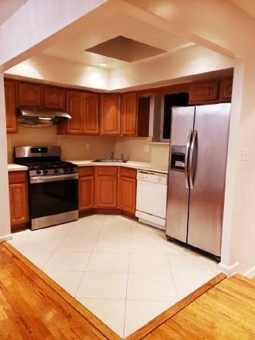 #2 photo, 284 Dahlgren Pl, ブルックリン区 Dyker Heights , NY 11228