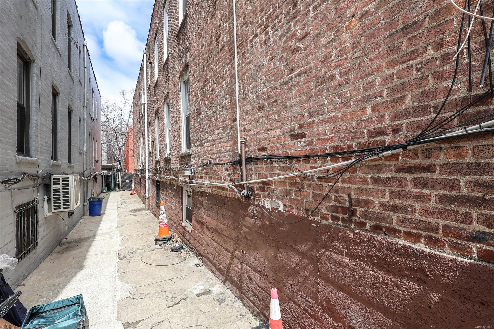 #19 photo, 2131 Bruckner Blvd Boulevard, ブロンクス区 Bronx , NY 10472