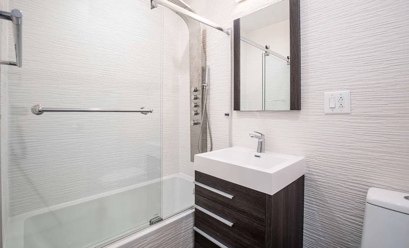 #6 photo, 13-65 Dekalb Avenue, ブルックリン区 Bushwick , NY 11221