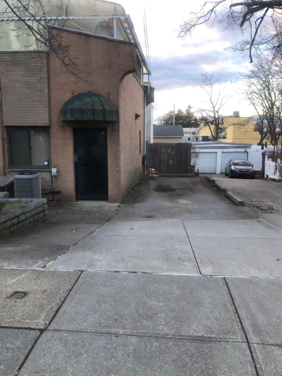 #8 photo, 46-21 Little Neck Parkway, クイーンズ区 Little Neck , NY 11362