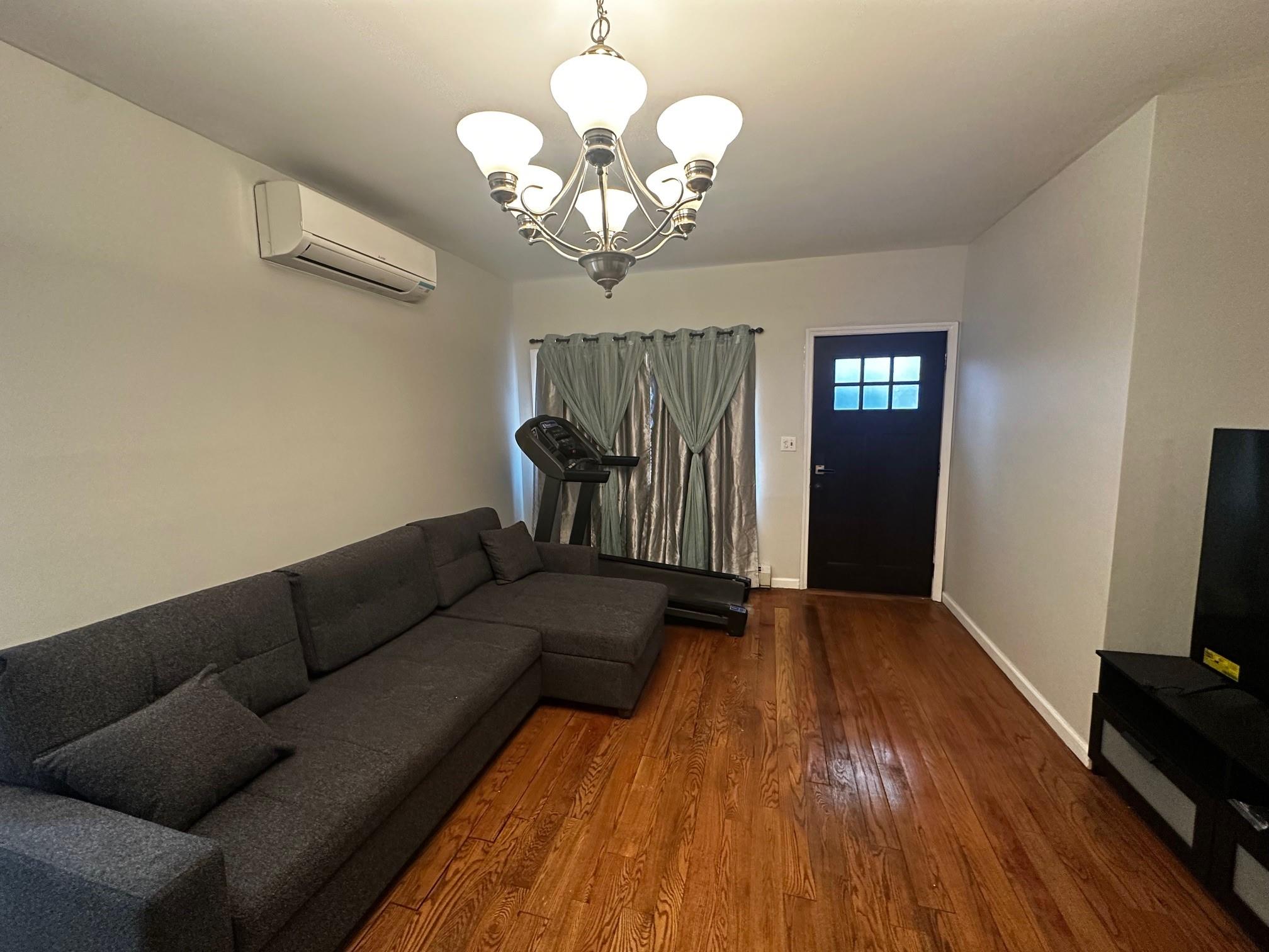 #4 photo, 10221 213th Street, Queens Village , NY 11429