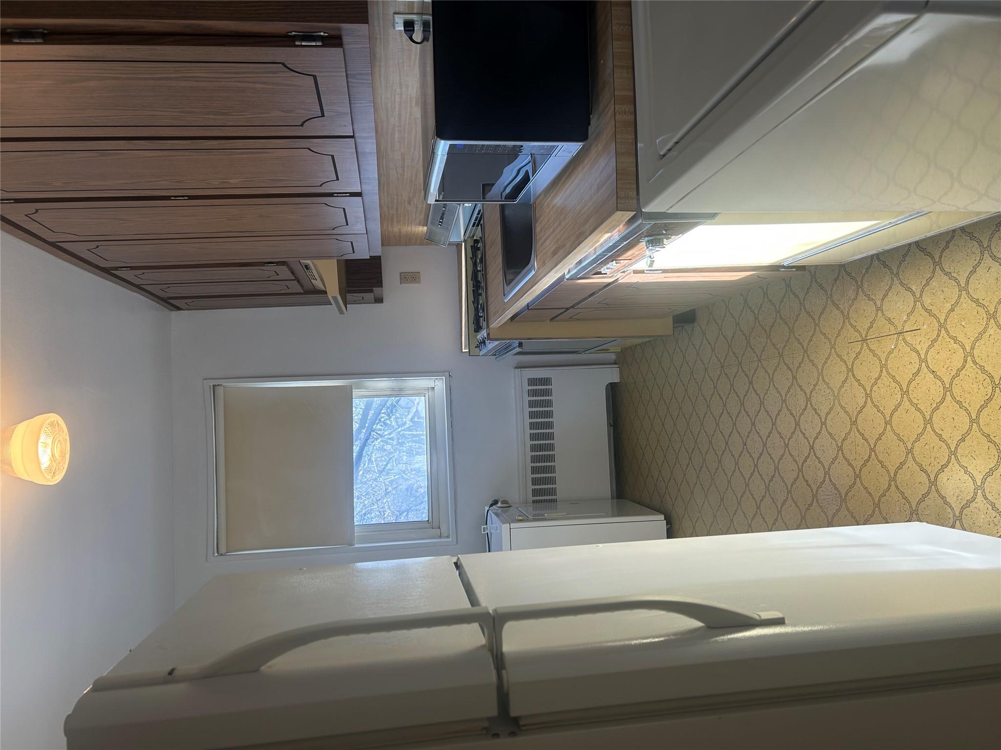 #4 photo, 58-20 251, Little Neck , NY 11362