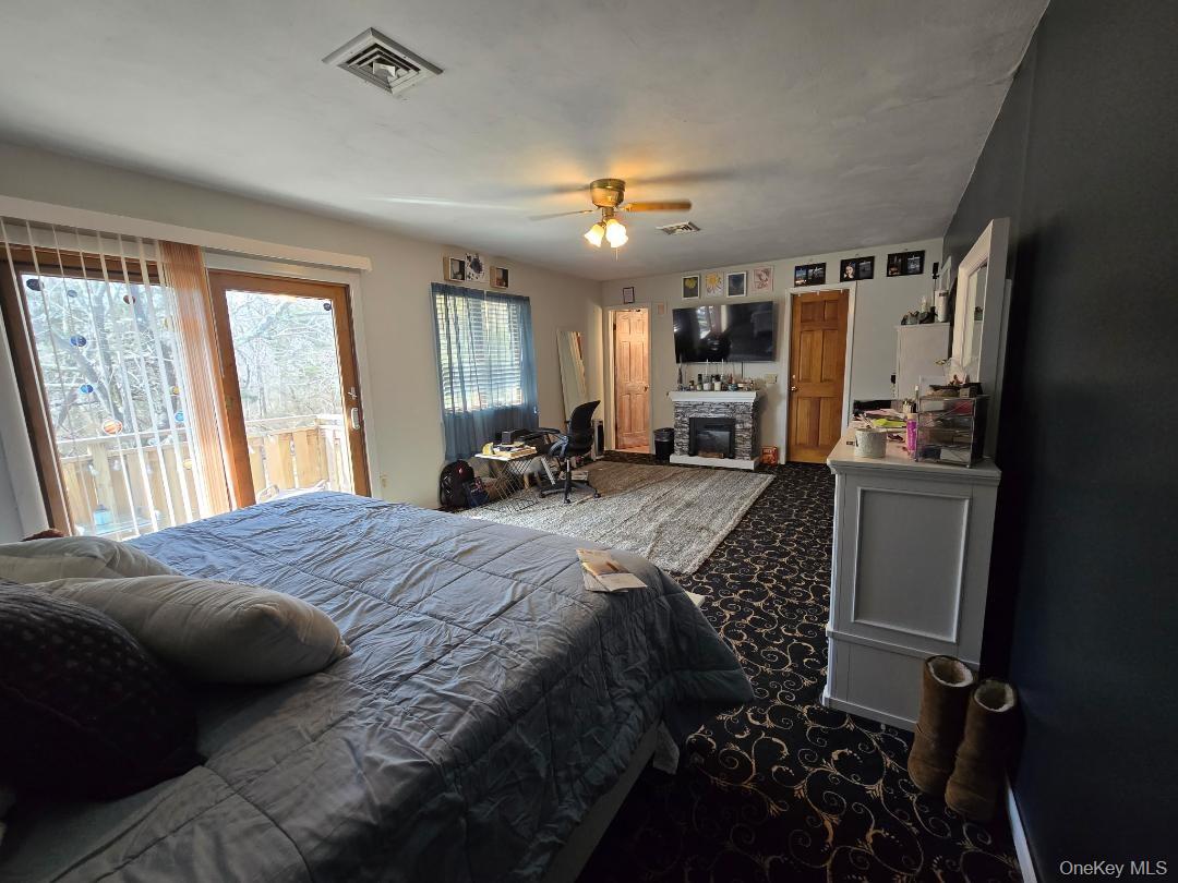 #13 photo, 484 Bicycle Path, サフォーク郡 Port Jefferson Station , NY 11776