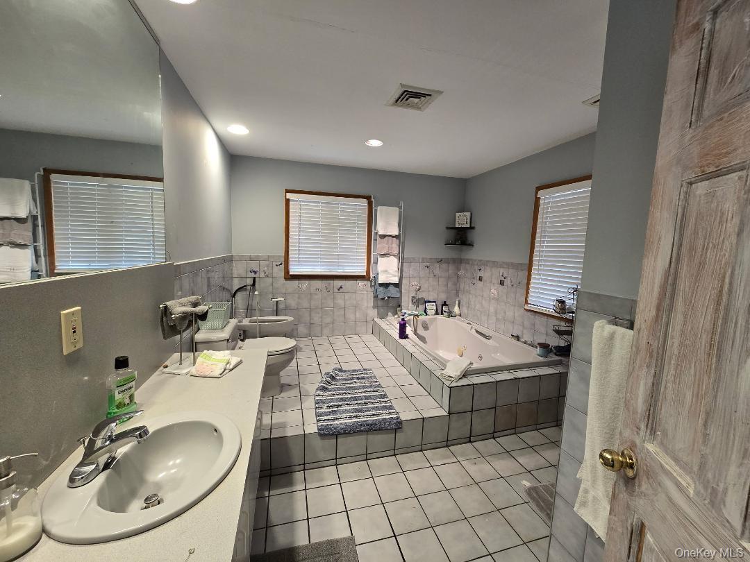 #18 photo, 484 Bicycle Path, サフォーク郡 Port Jefferson Station , NY 11776